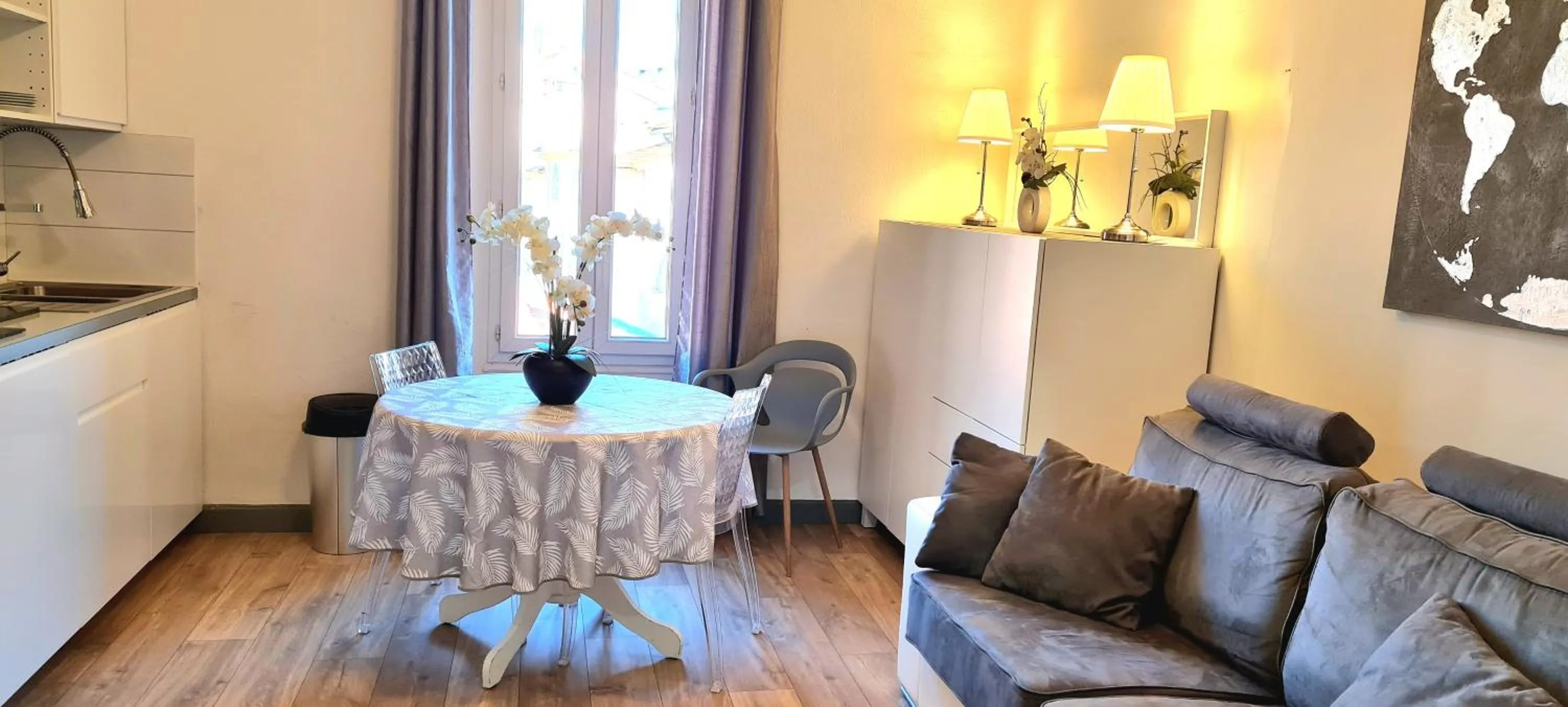 Living room in SeaYouSoon Inn Cannes - Studios