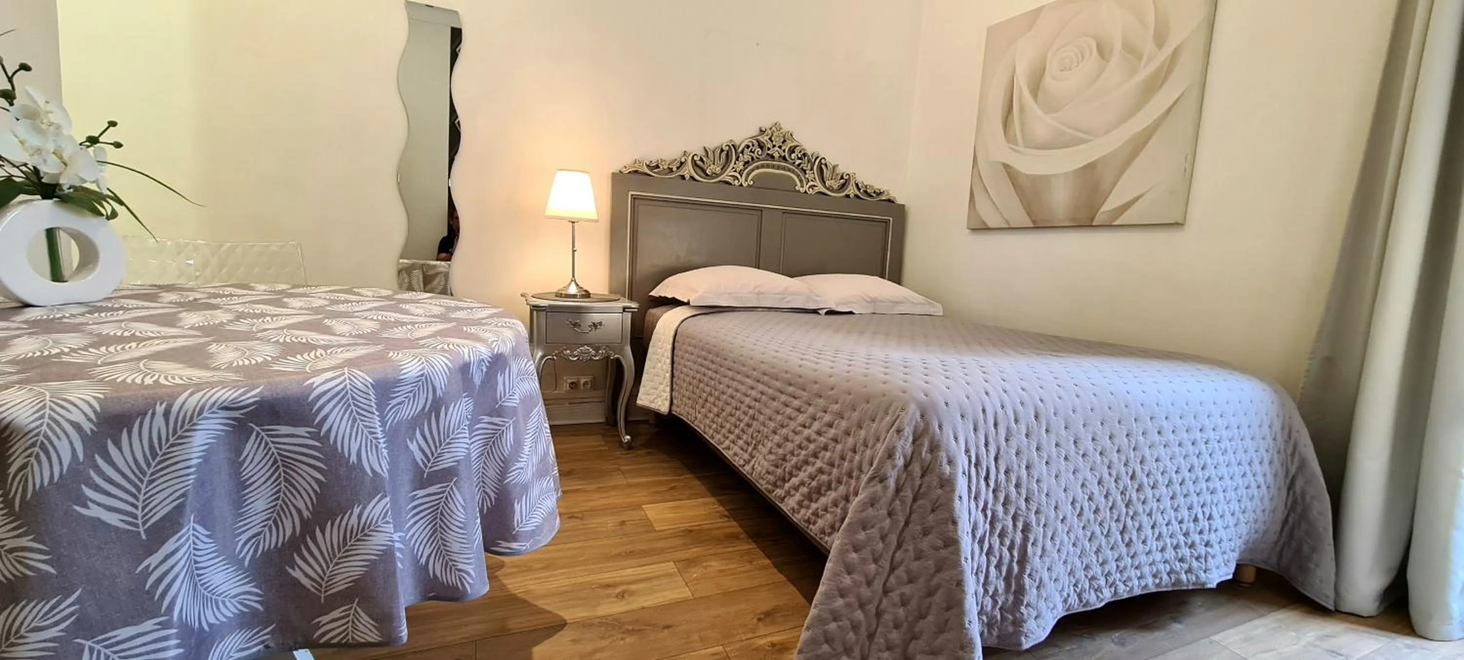 Photo of the whole room, Bed in SeaYouSoon Inn Cannes - Studios