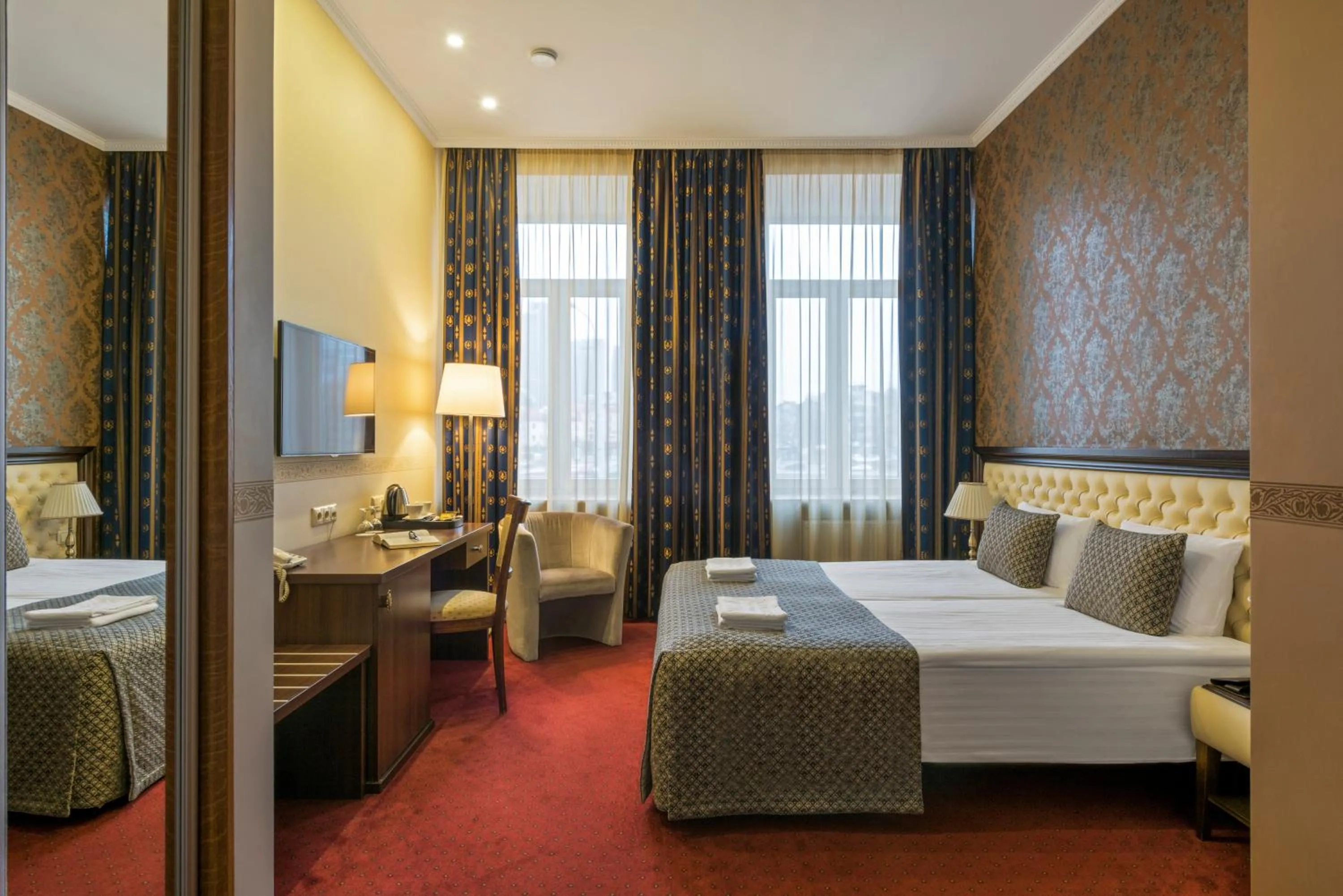 Bedroom, Bed in Congress Hotel