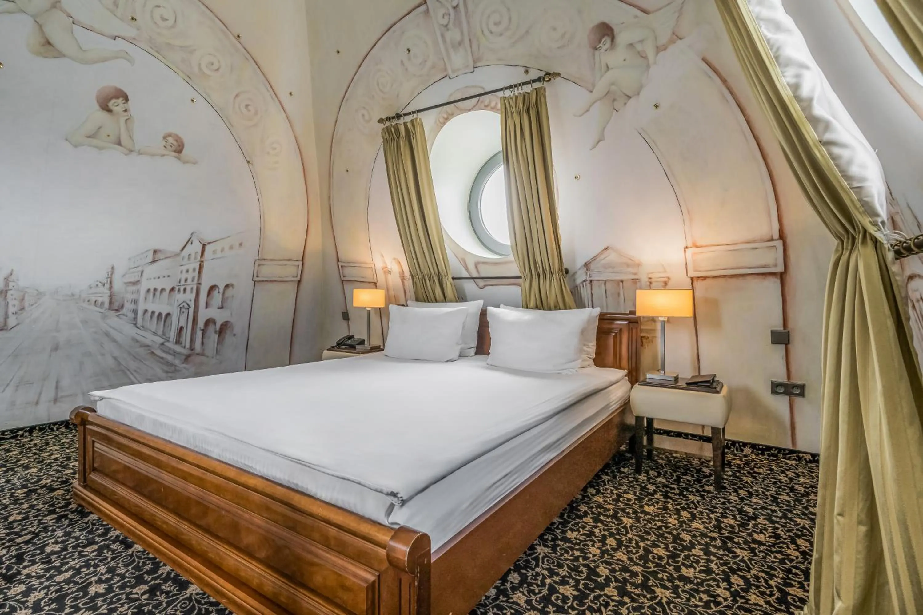 Bedroom, Bed in Congress Hotel