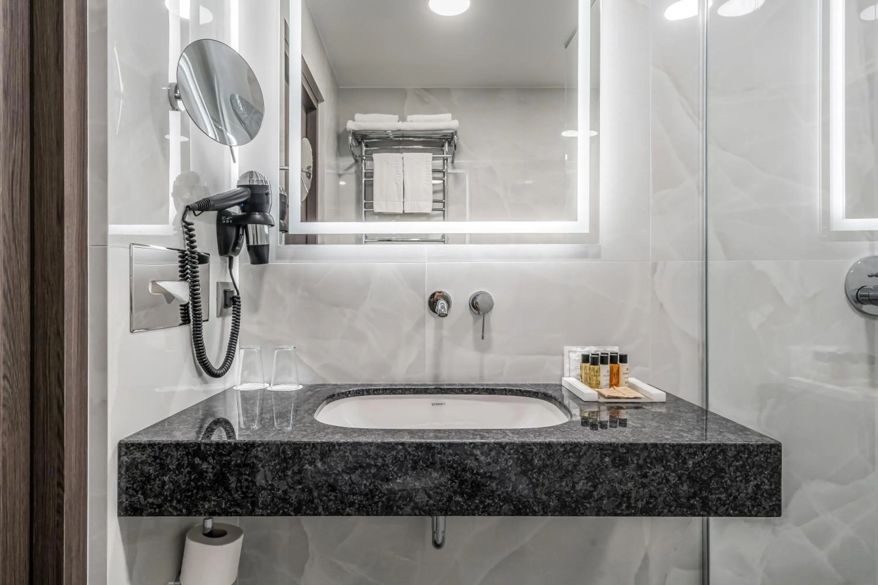 Bathroom in Congress Hotel