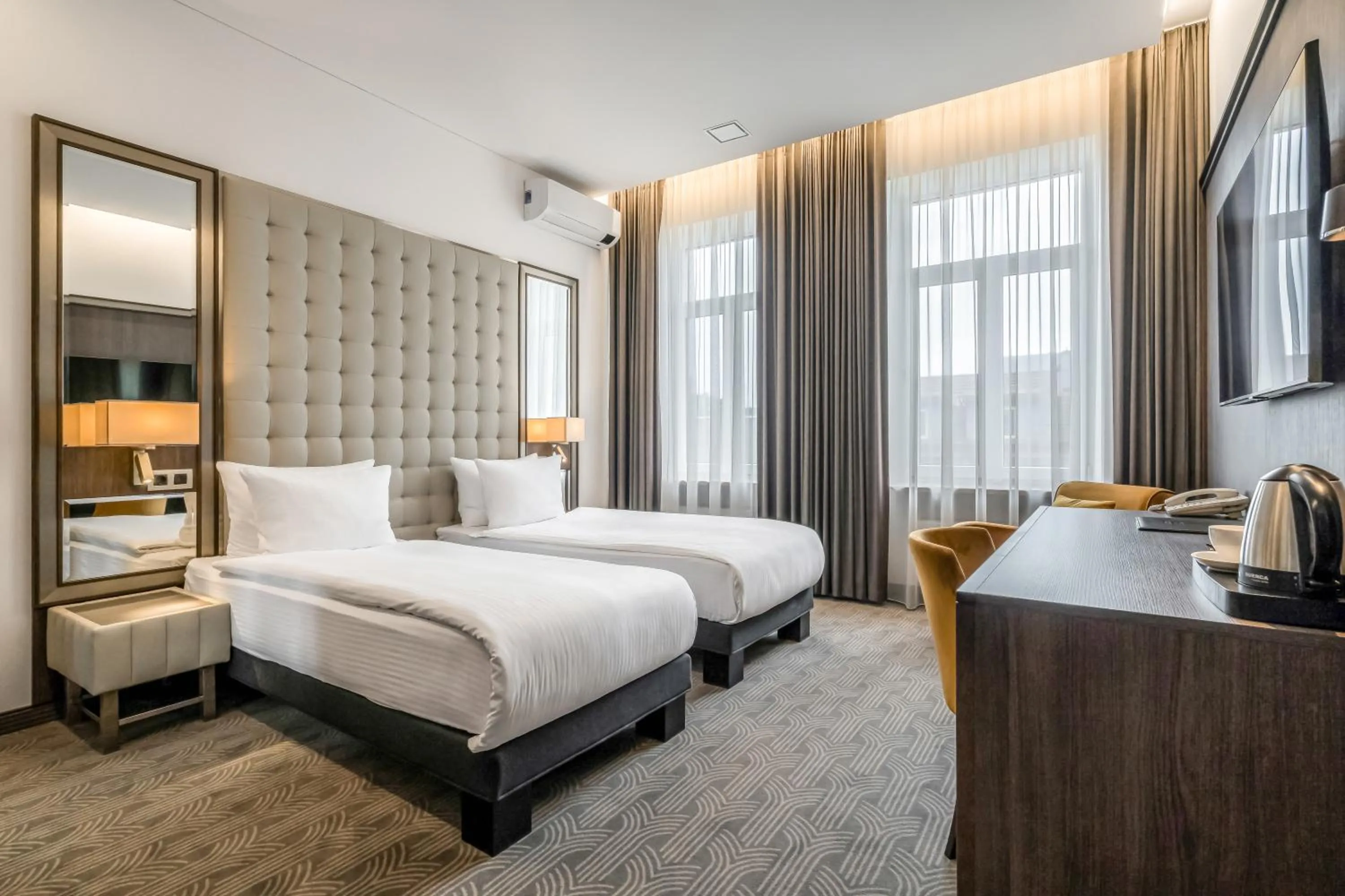 Bedroom, Bed in Congress Hotel