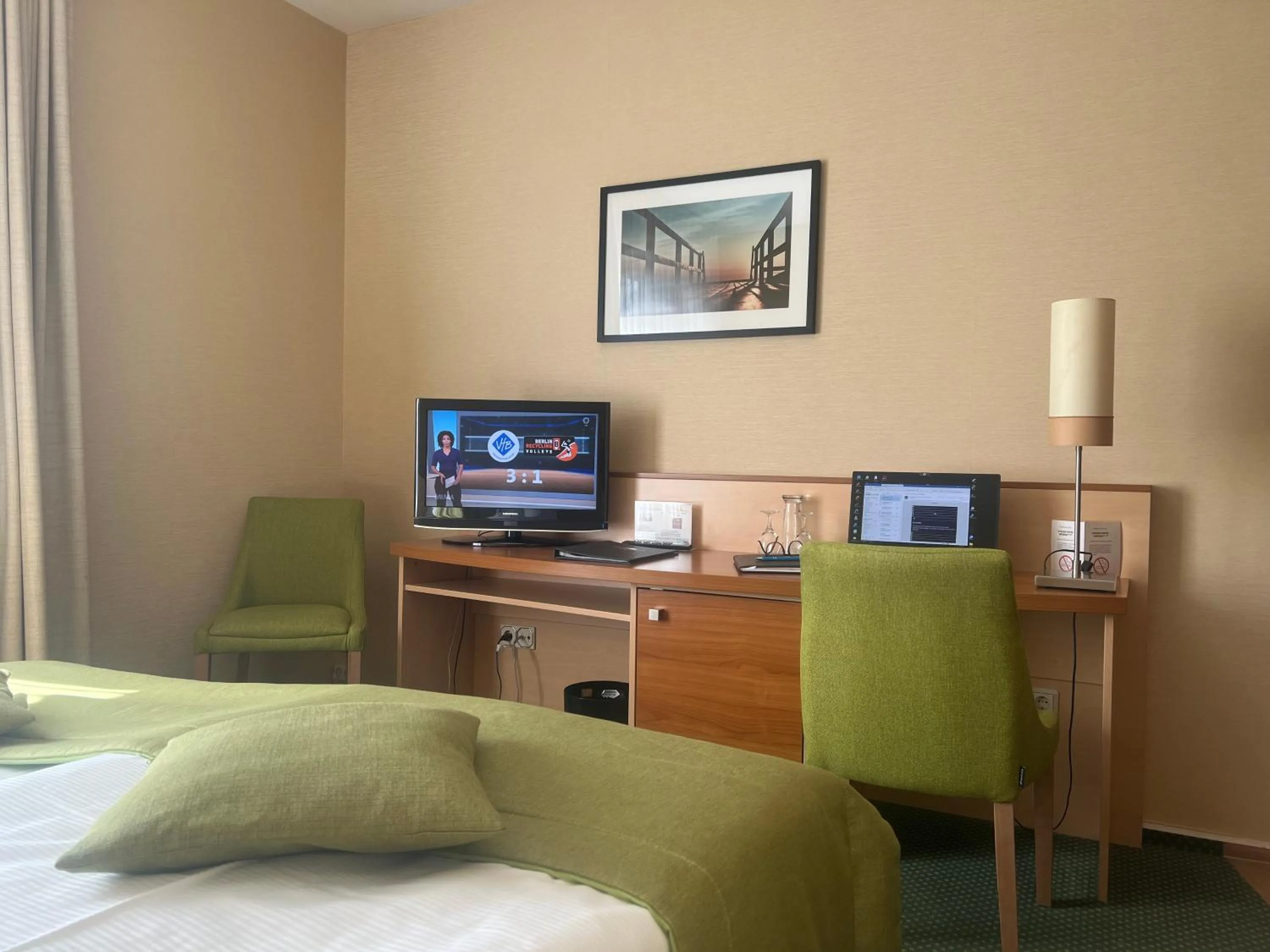 Photo of the whole room, Bed in Atrium Hotel Krüger