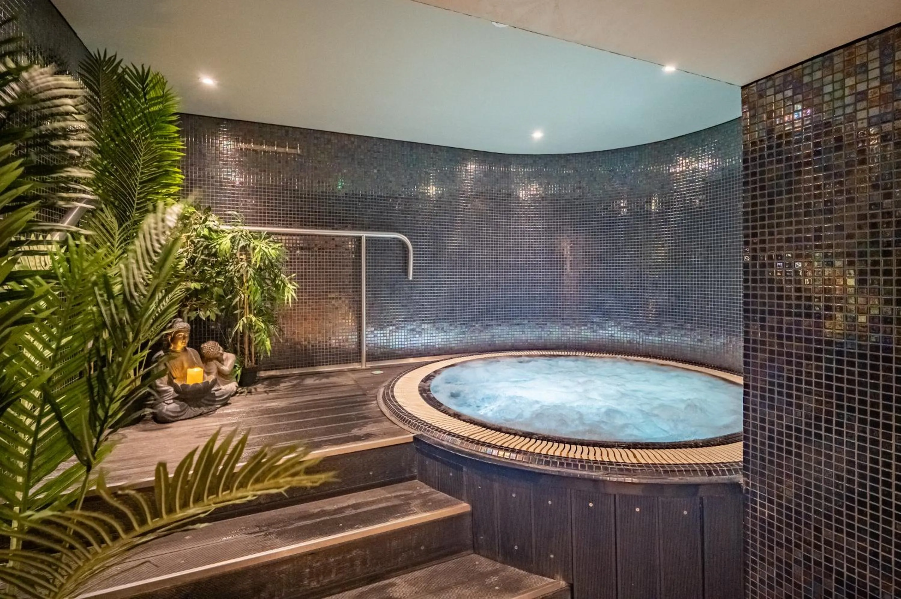 Hot Tub in Kinnettles Hotel & Spa