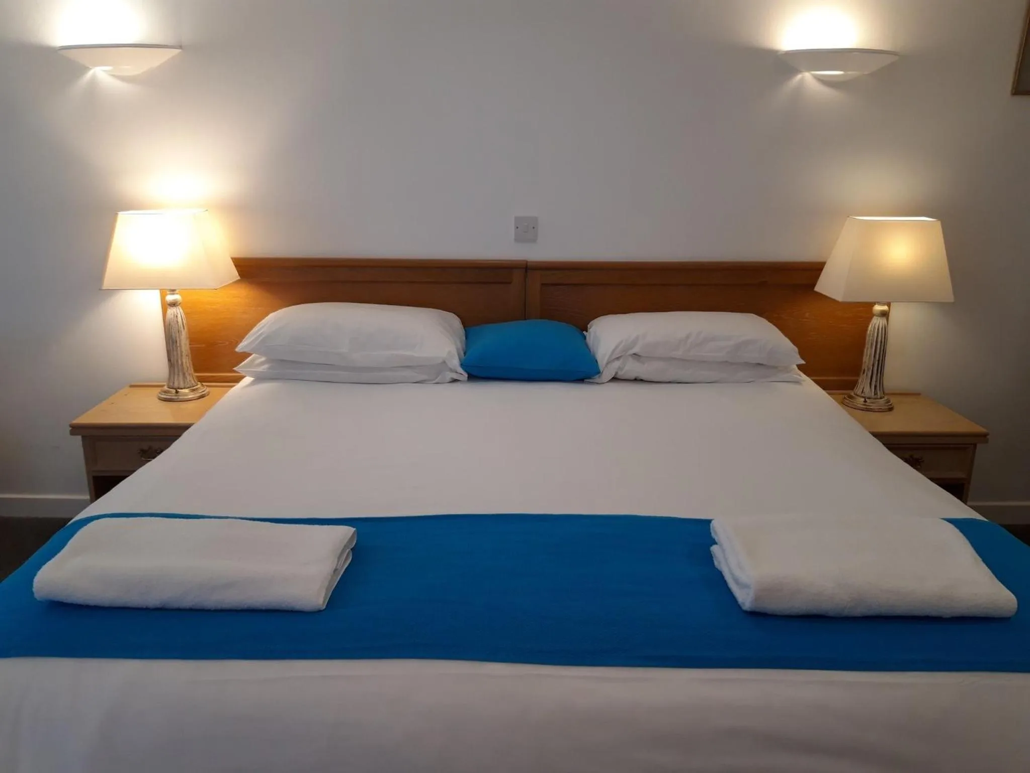 Bedroom, Bed in The Flying Fish Stables