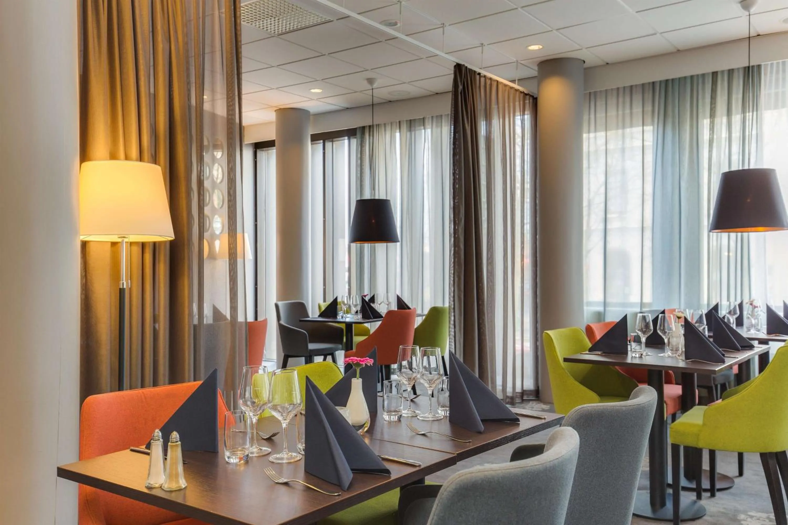 Restaurant/places to eat in Scandic CH