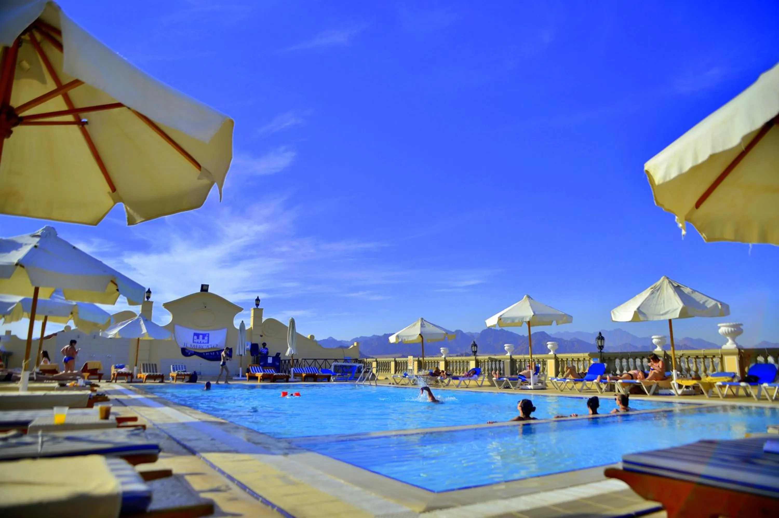 Swimming pool in Il Mercato Hotel & Spa