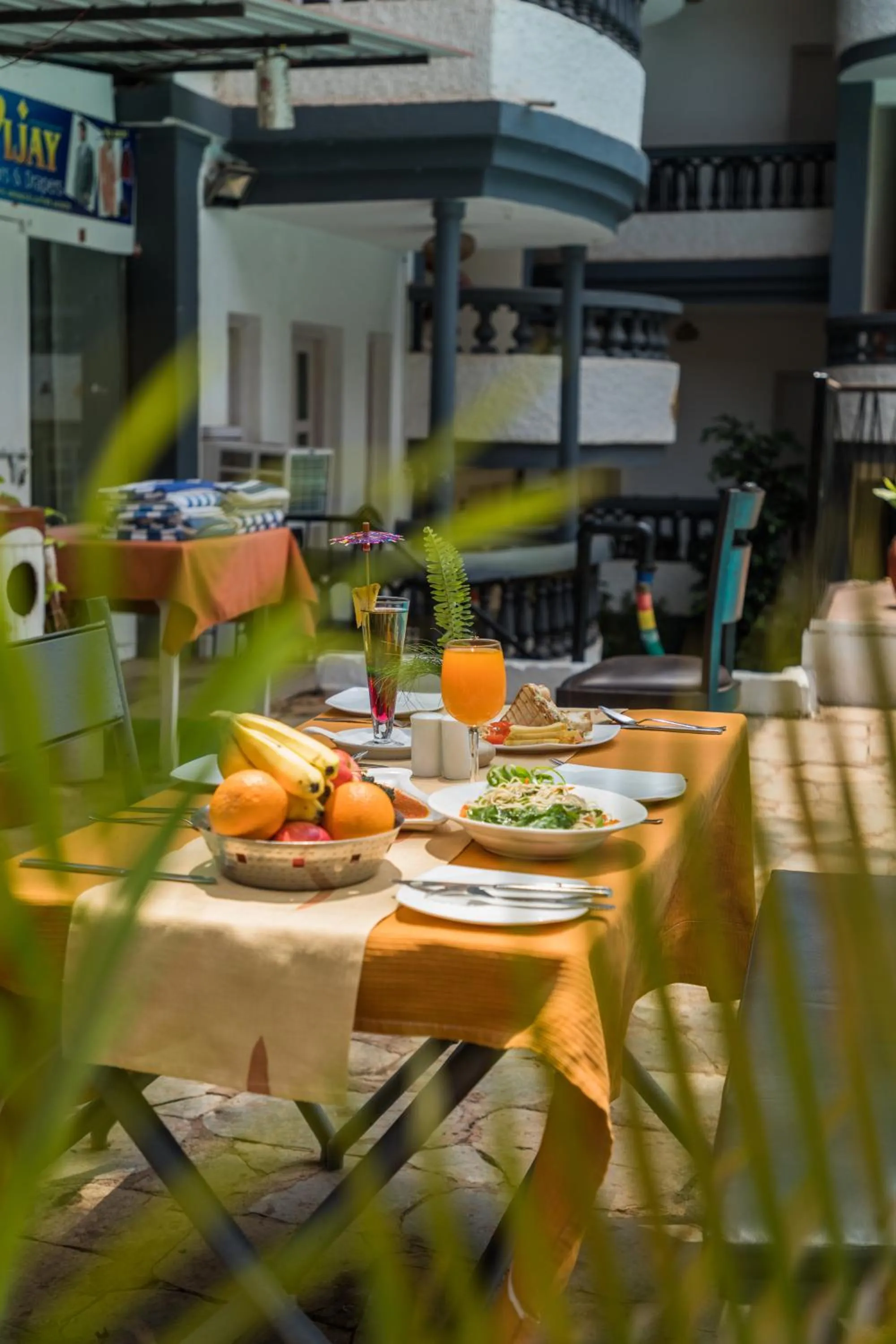 Restaurant/places to eat in Santiago Beach Resort