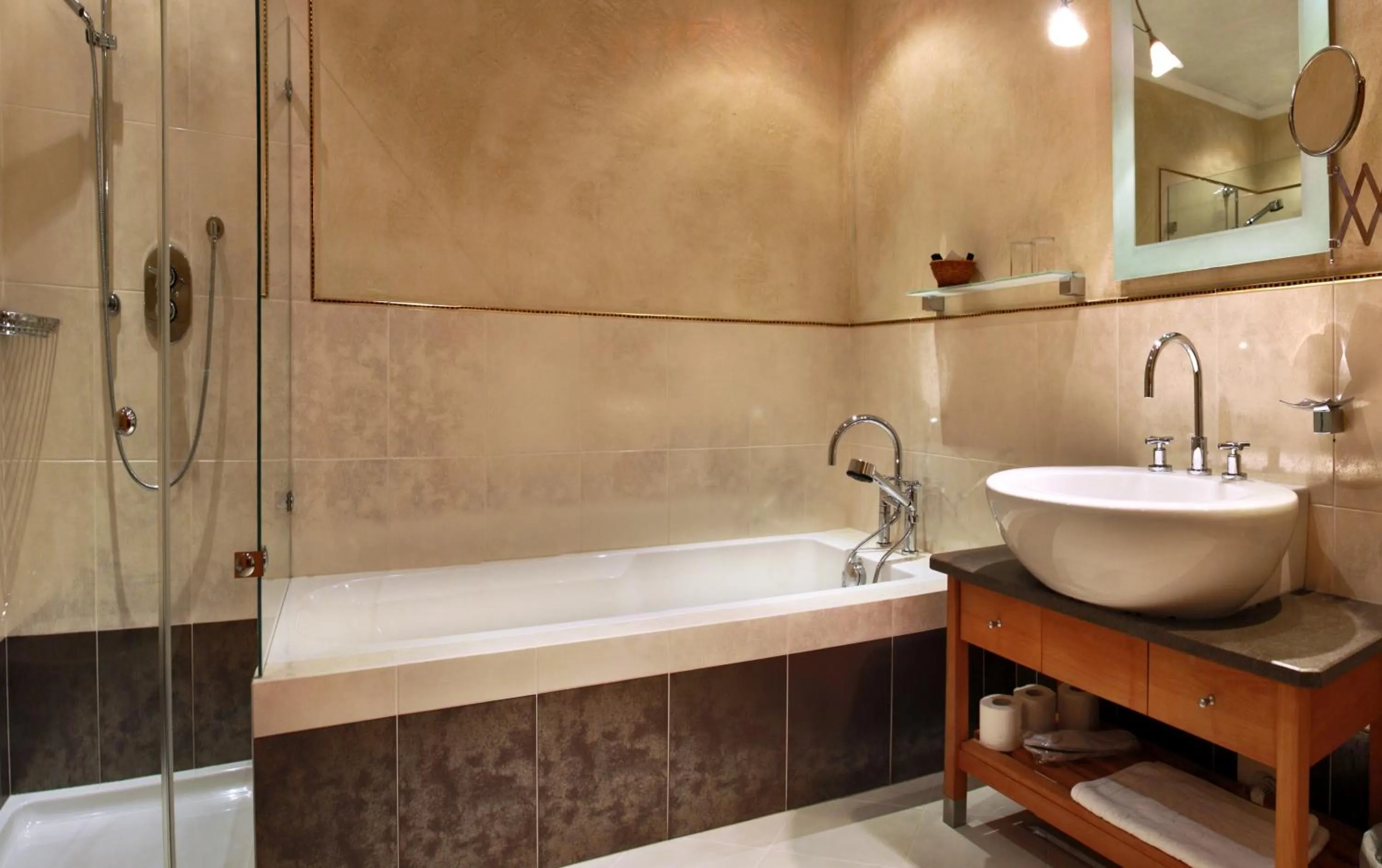 Bathroom in Hotel La Majun