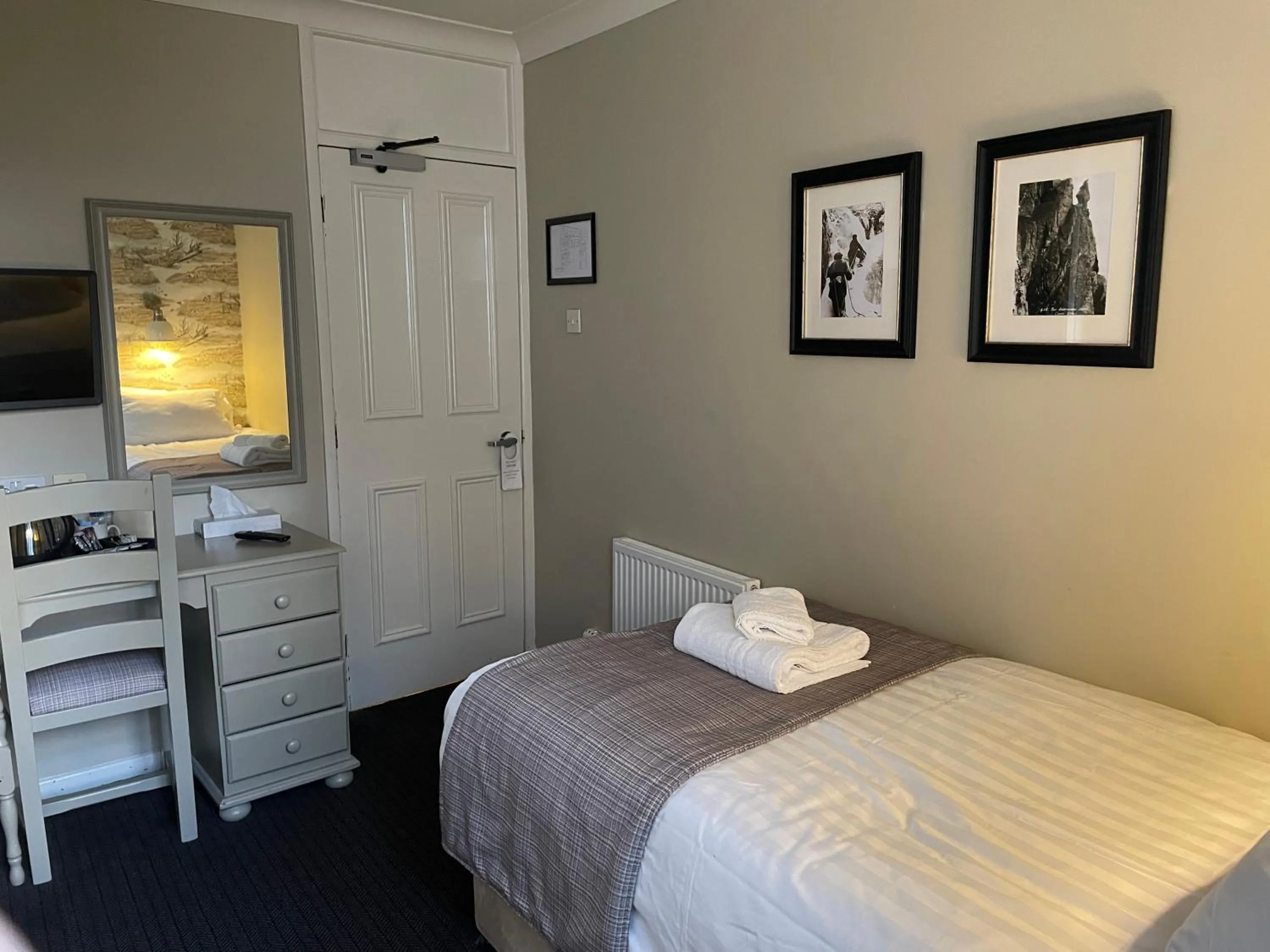 Bed in The Bridge Inn