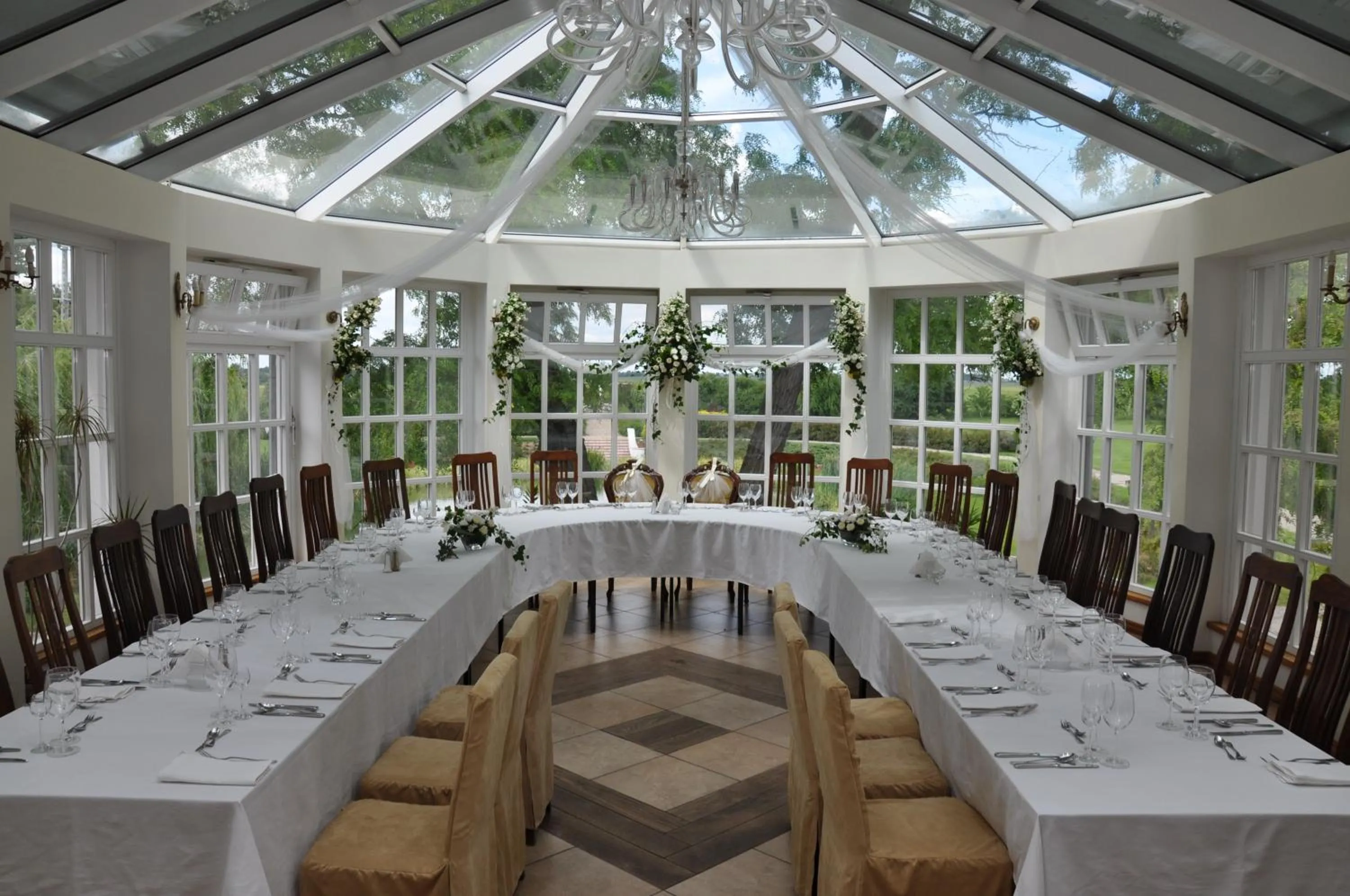 Property building in Restauracja - Hotel Pałacowa