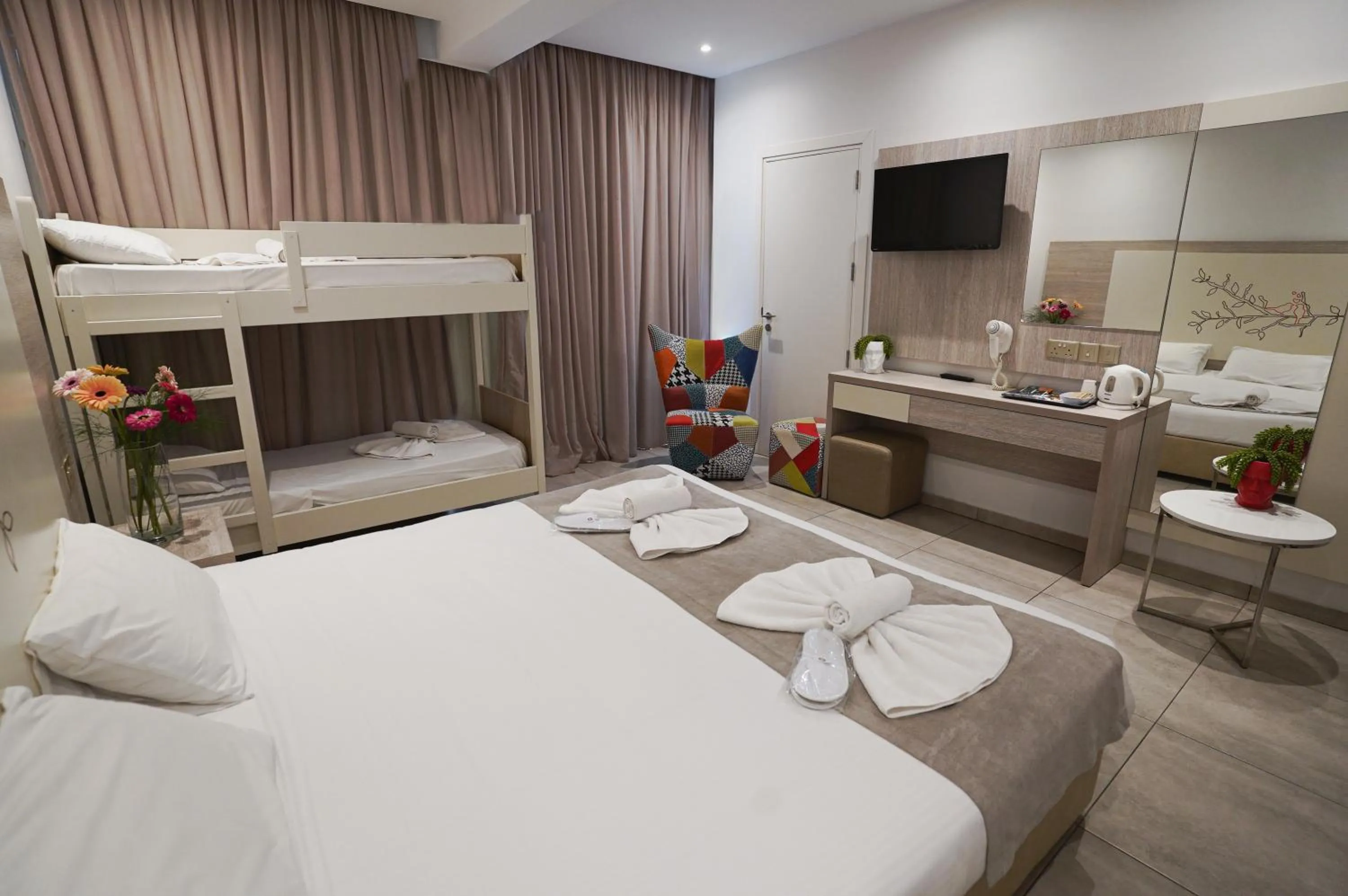 Bed in Nicholas Color Hotel