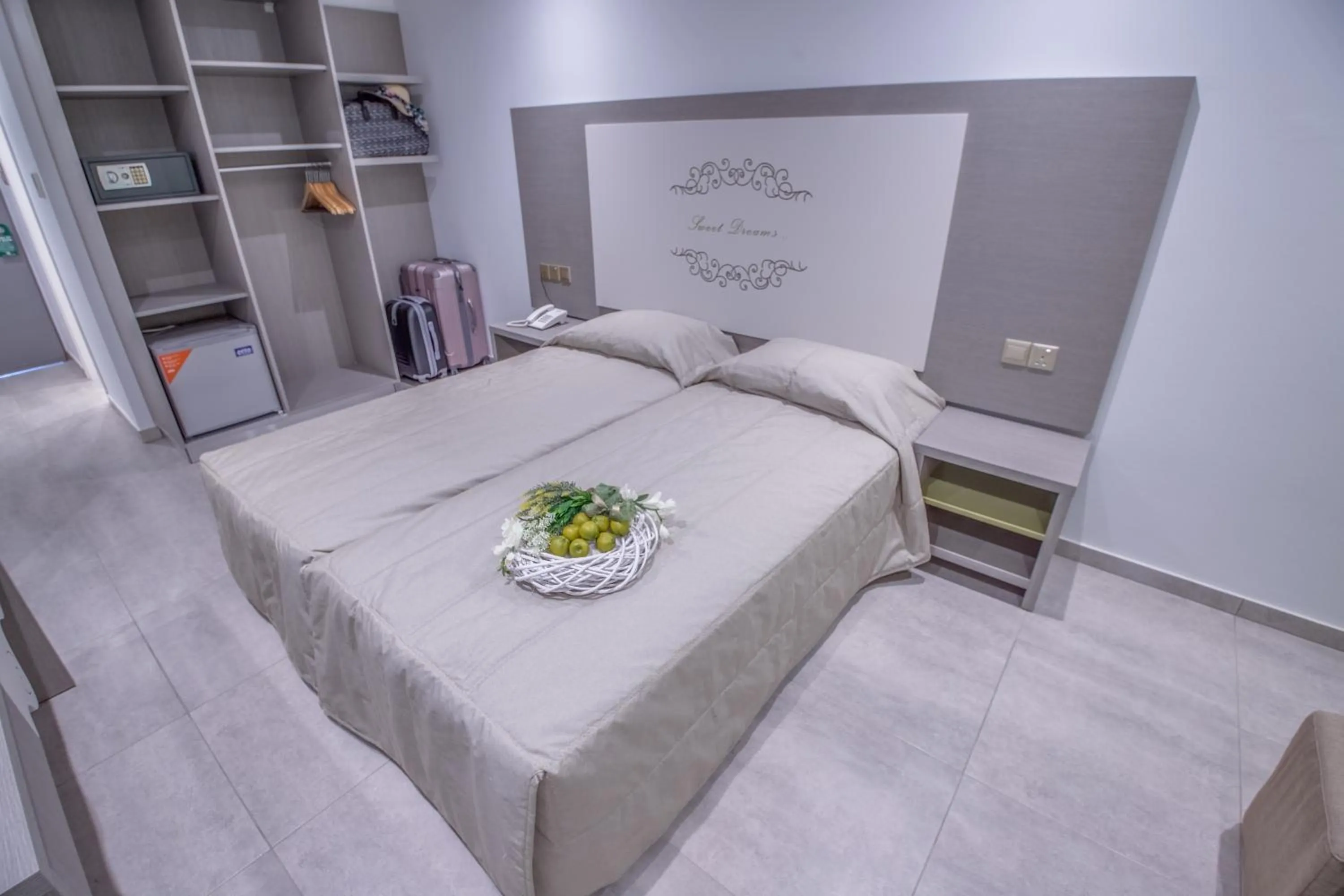 Photo of the whole room, Bed in Nicholas Color Hotel