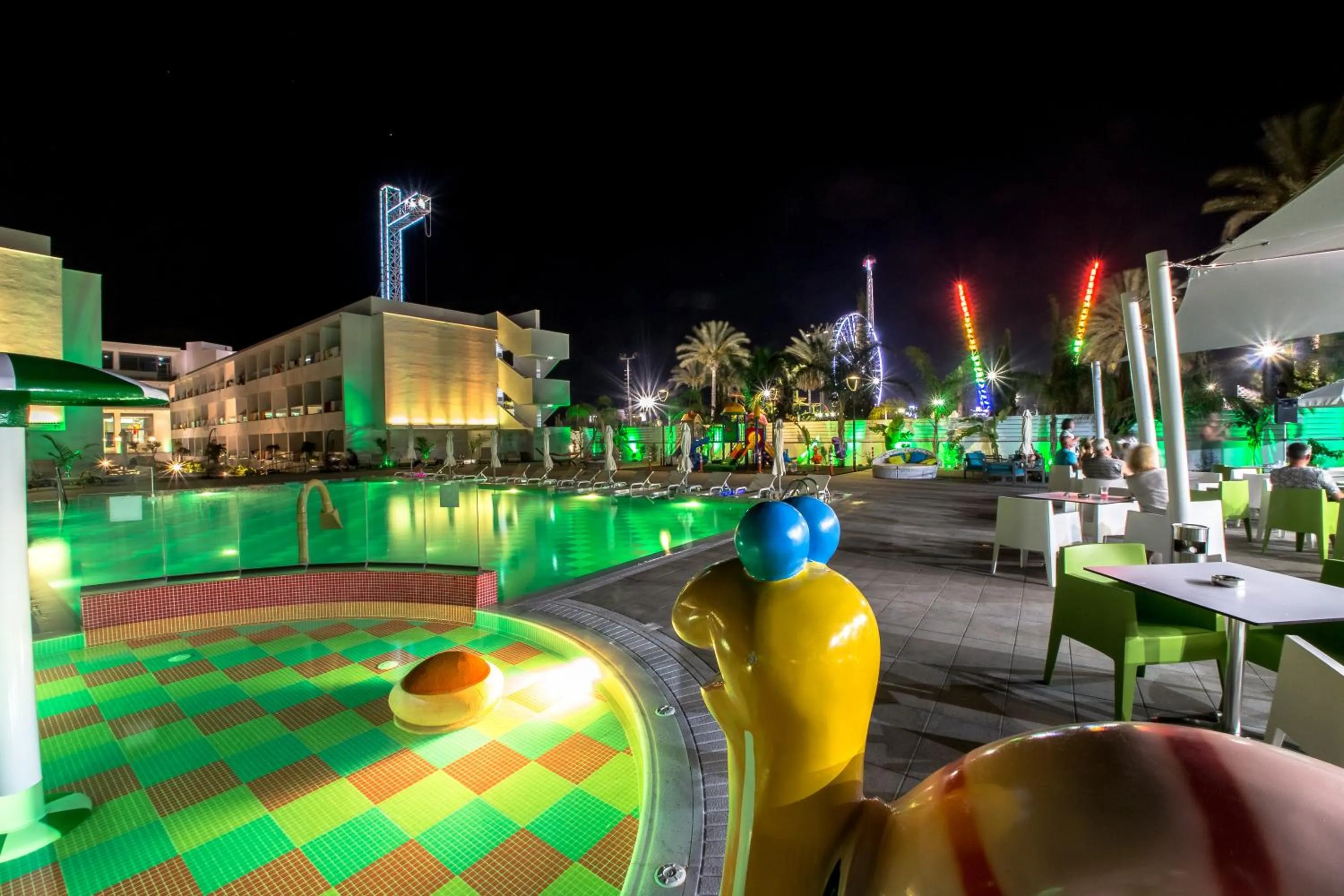 Swimming pool in Nicholas Color Hotel