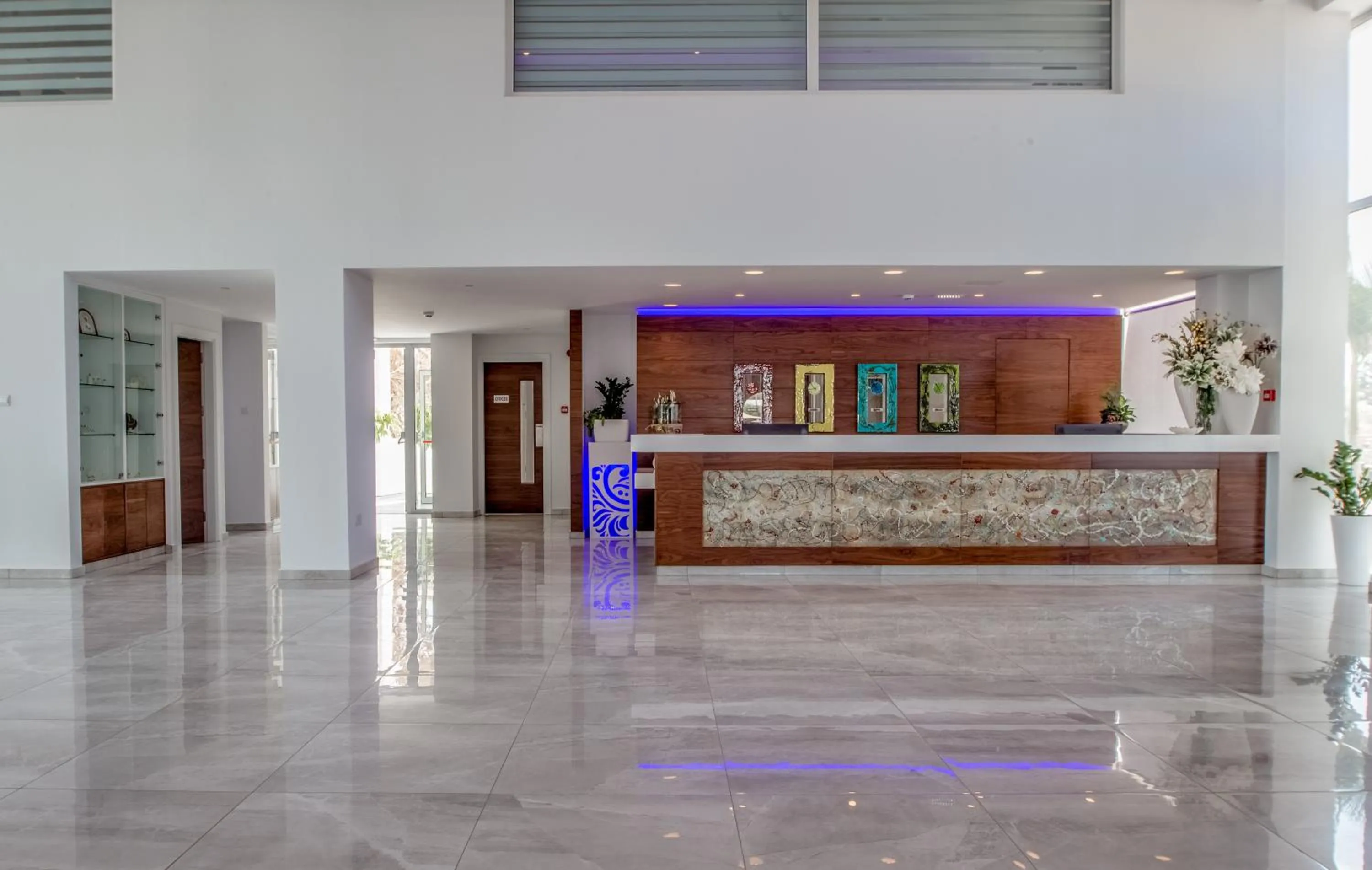 Lobby or reception in Nicholas Color Hotel
