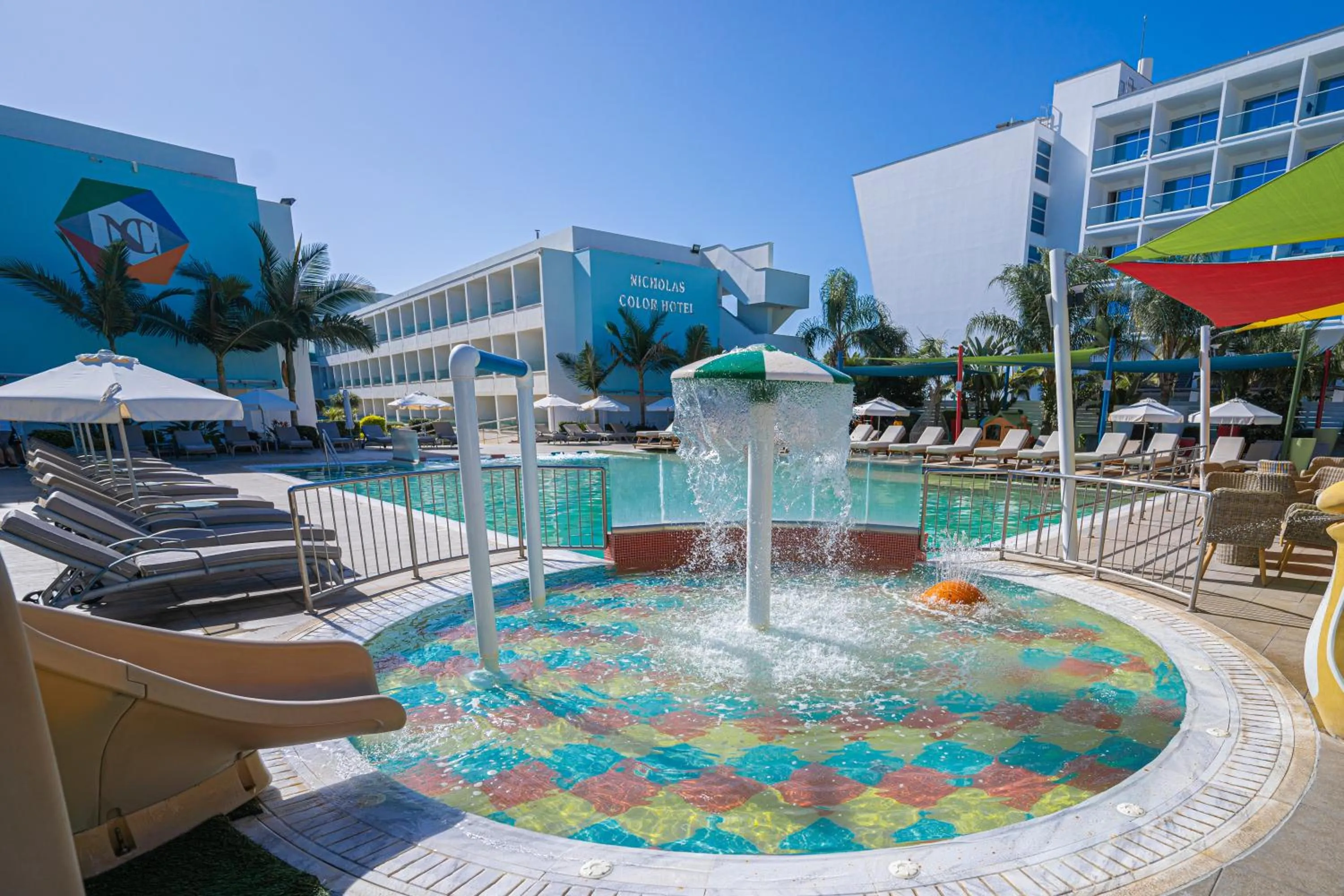 Nicholas Color Hotel