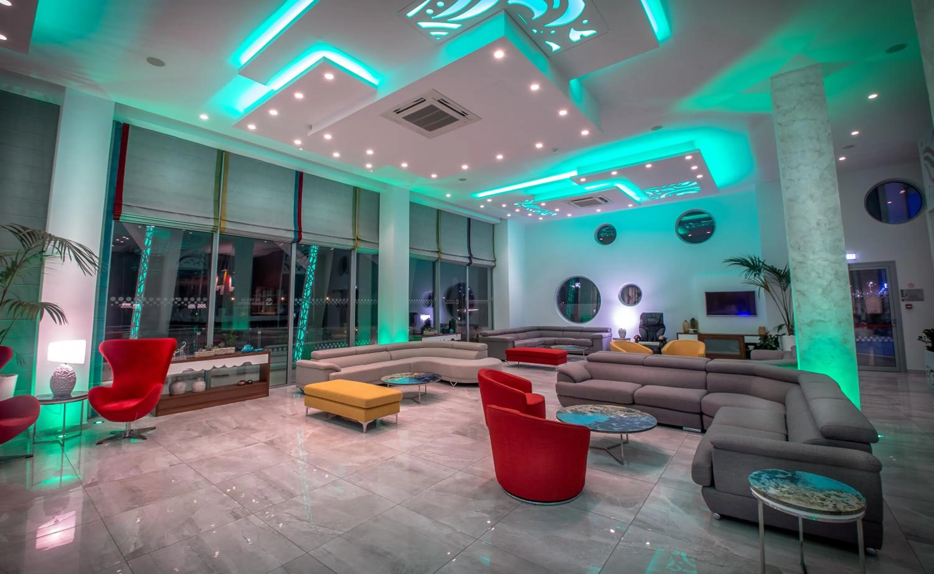 Lobby or reception in Nicholas Color Hotel