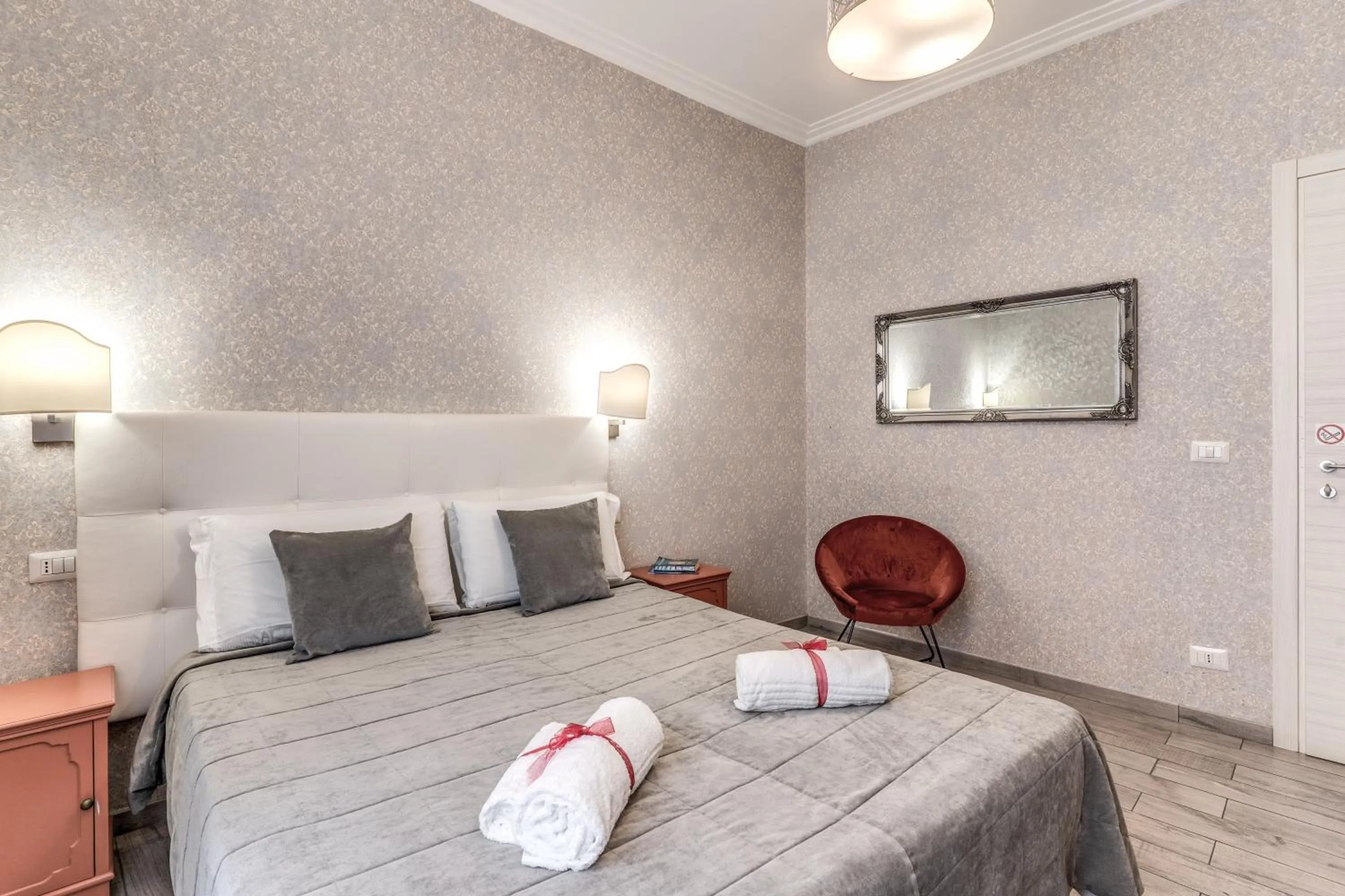 Bedroom, Bed in Marta Inn