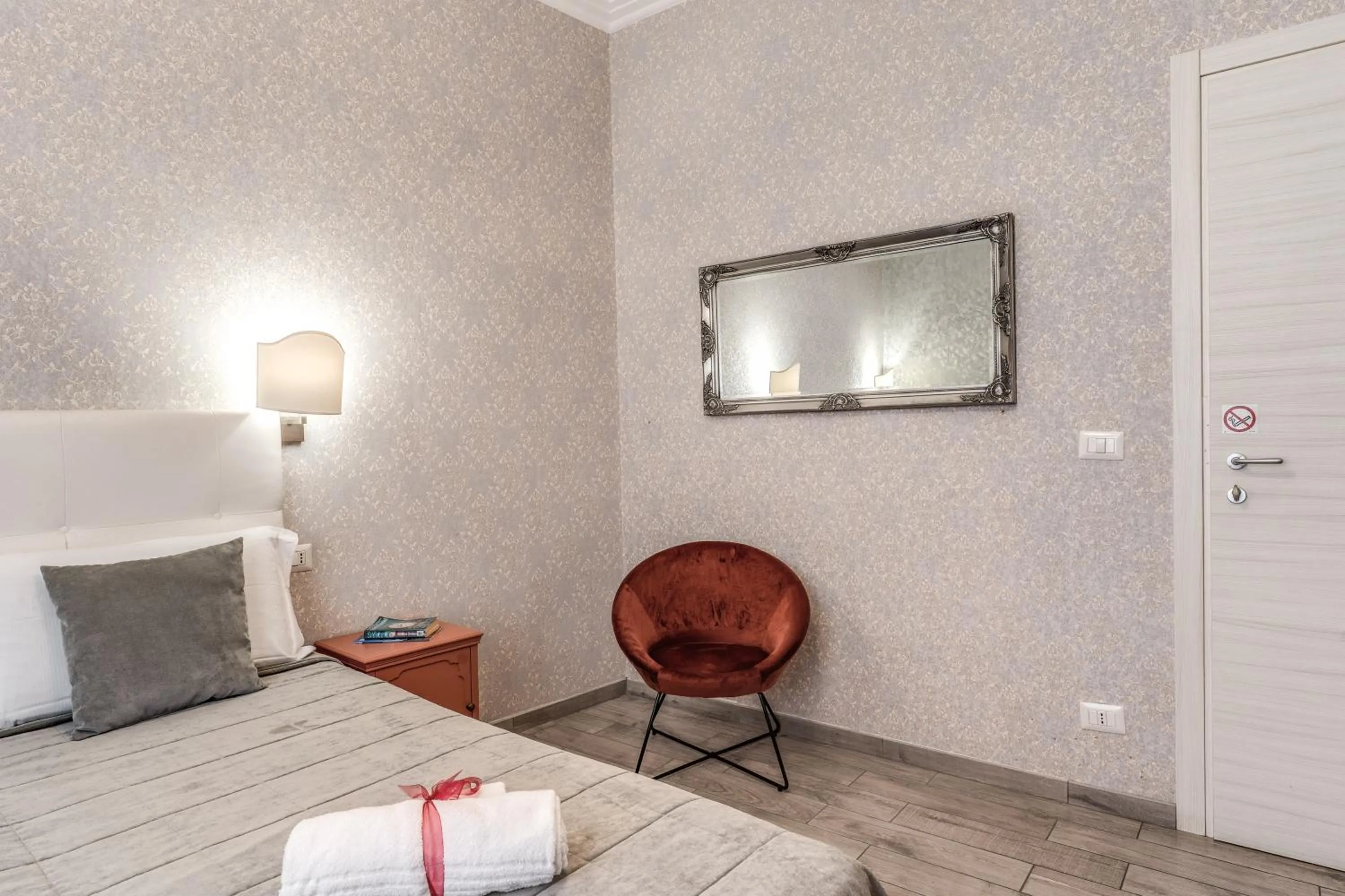 Bedroom, Bed in Marta Inn