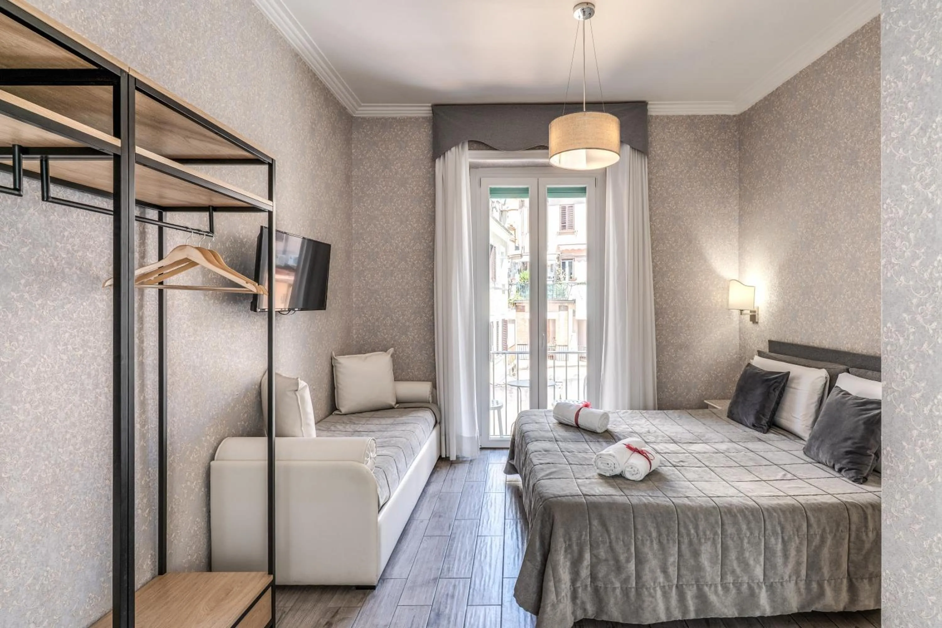 Bedroom, Bed in Marta Inn