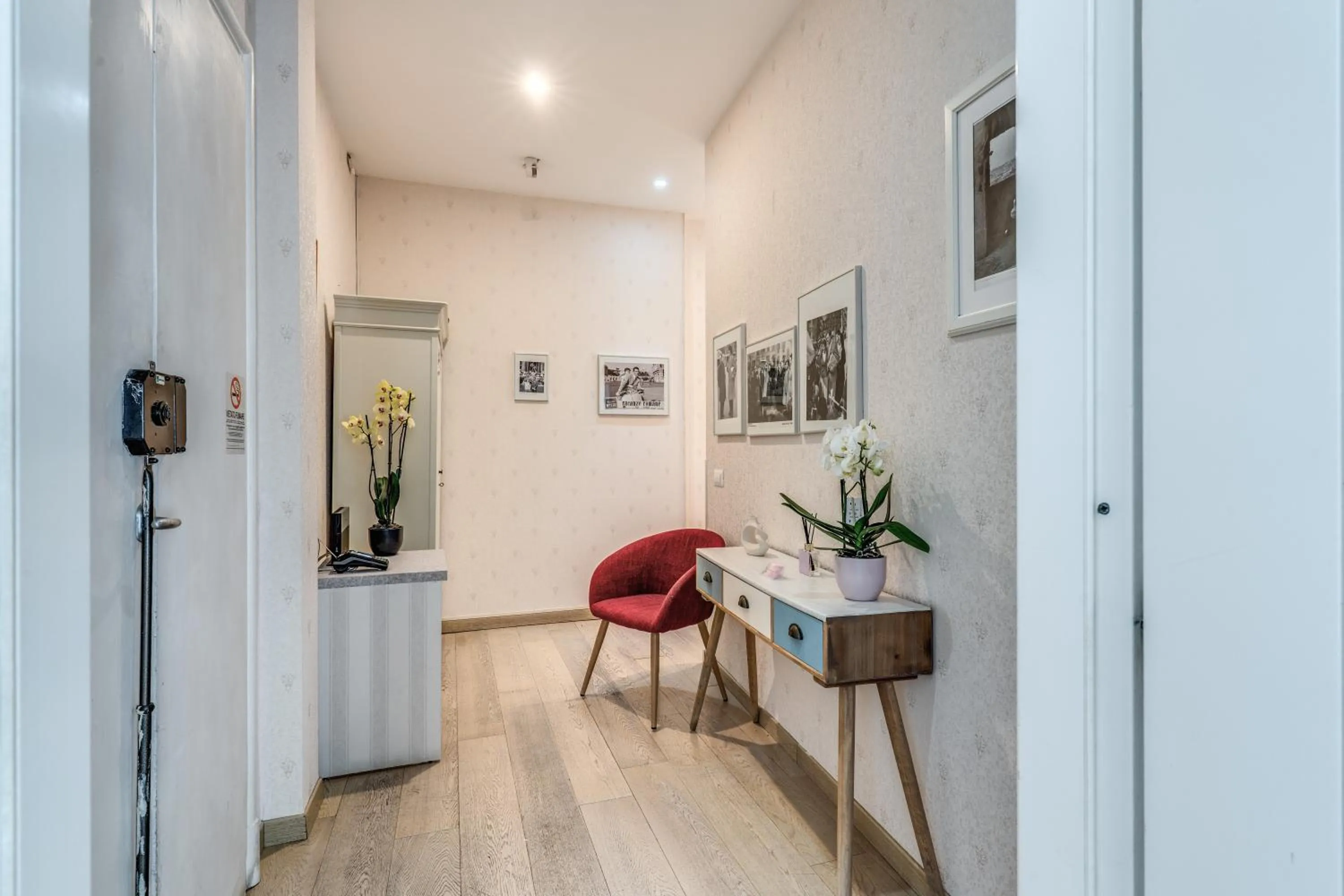 Seating area in Marta Inn
