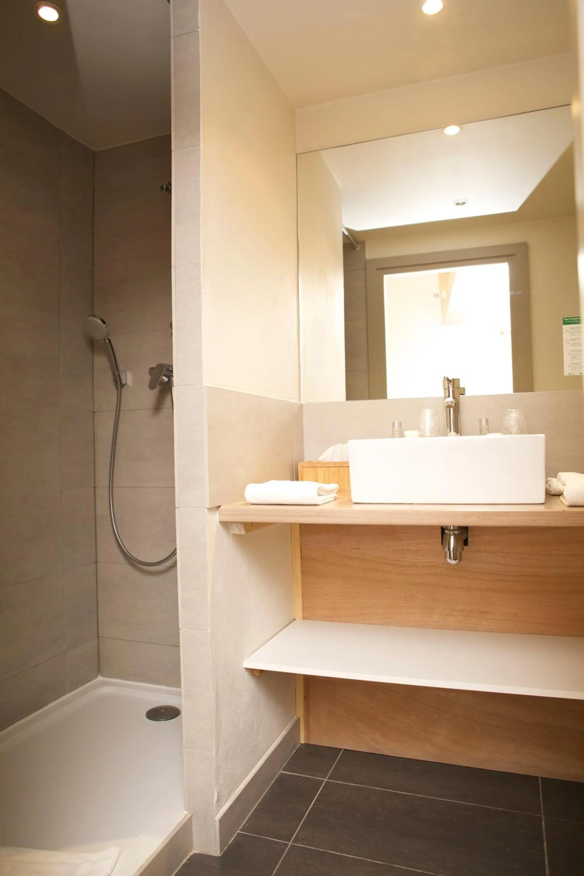 Bathroom in Hôtel Val d'Este