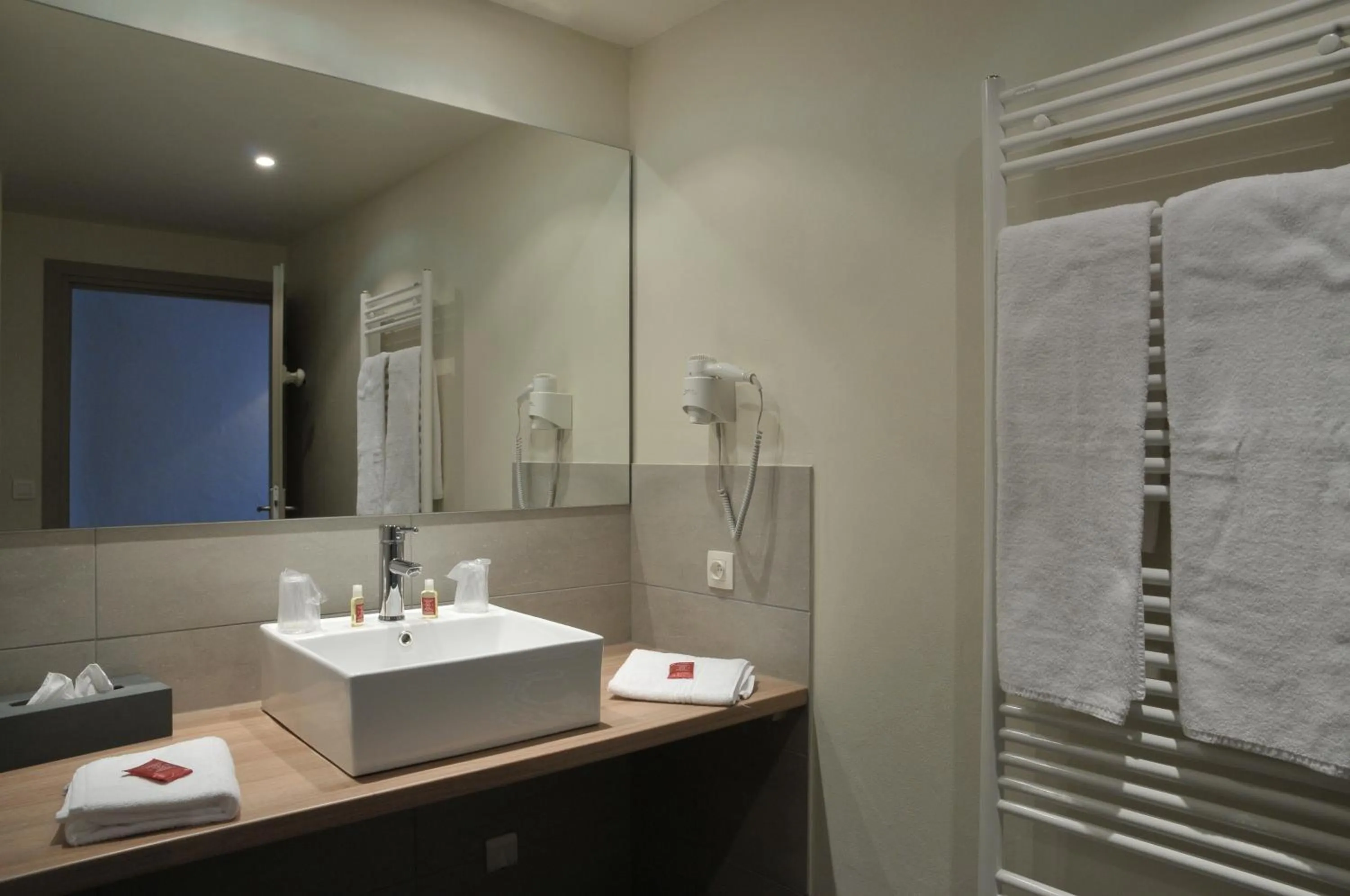 Bathroom in Hôtel Val d'Este