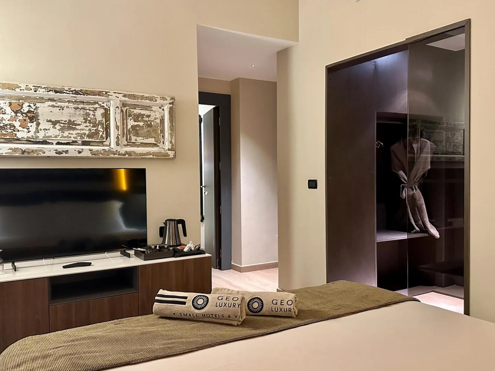 TV and multimedia, Bed in Hotel Capo San Vito by Geocharme