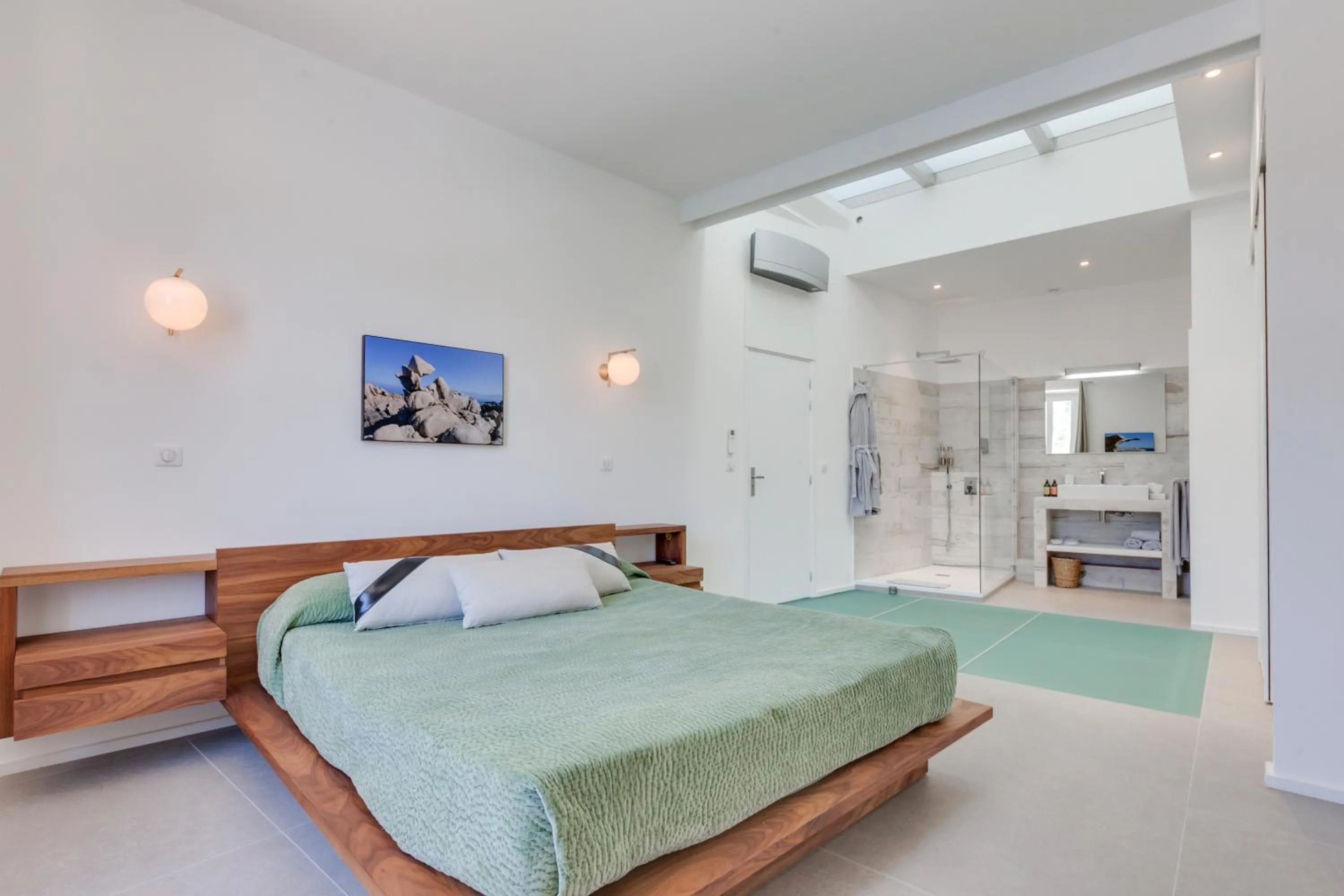 Bedroom, Bed in Les Appartements du Port