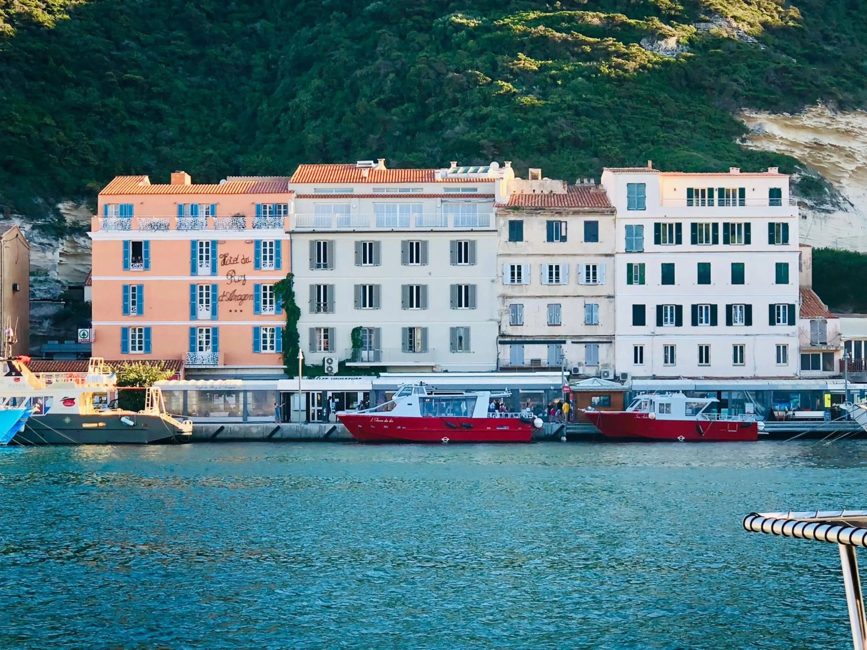 Facade/entrance in Les Appartements du Port