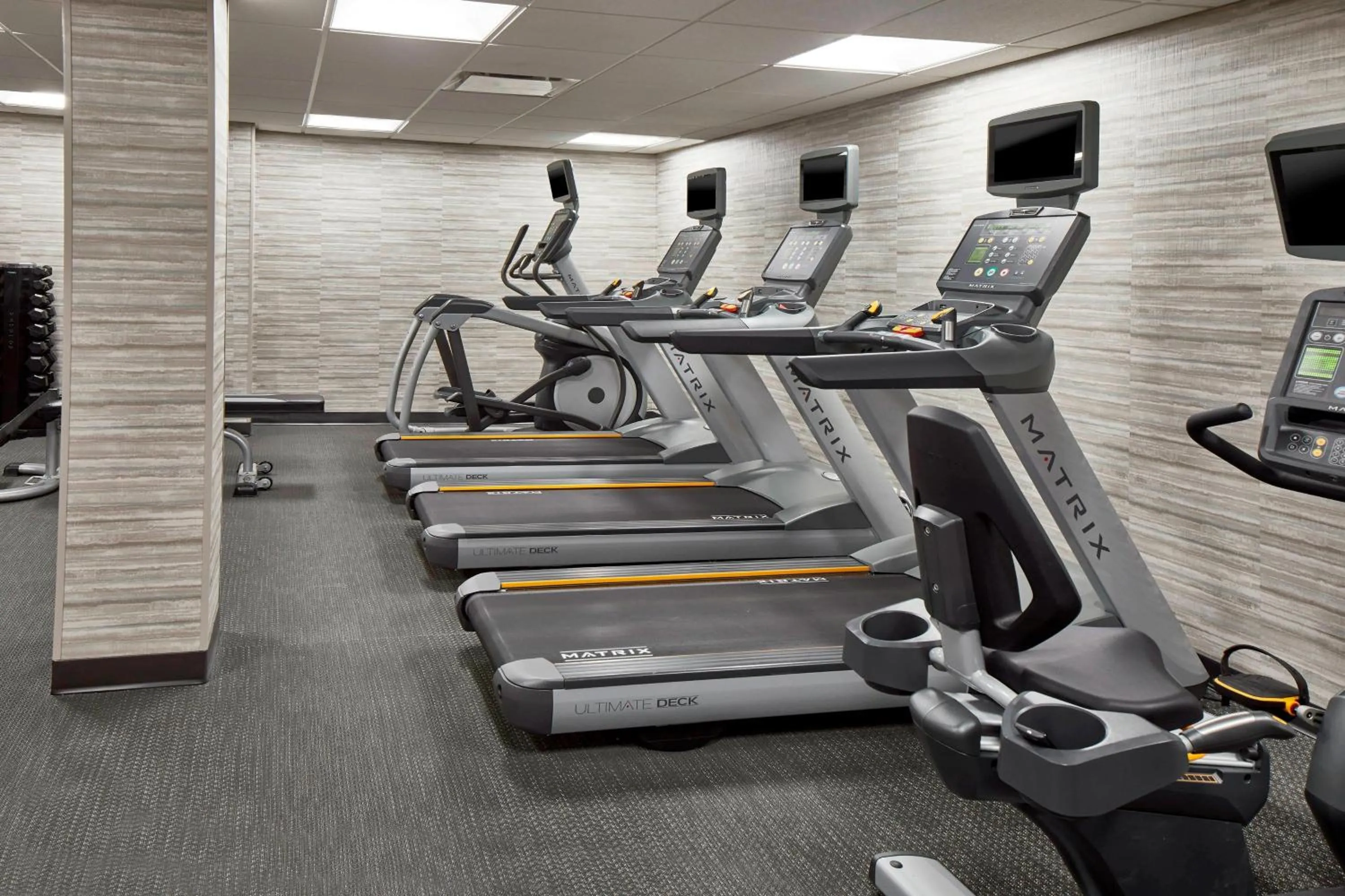 Fitness centre/facilities in Courtyard by Marriott Albany Thruway