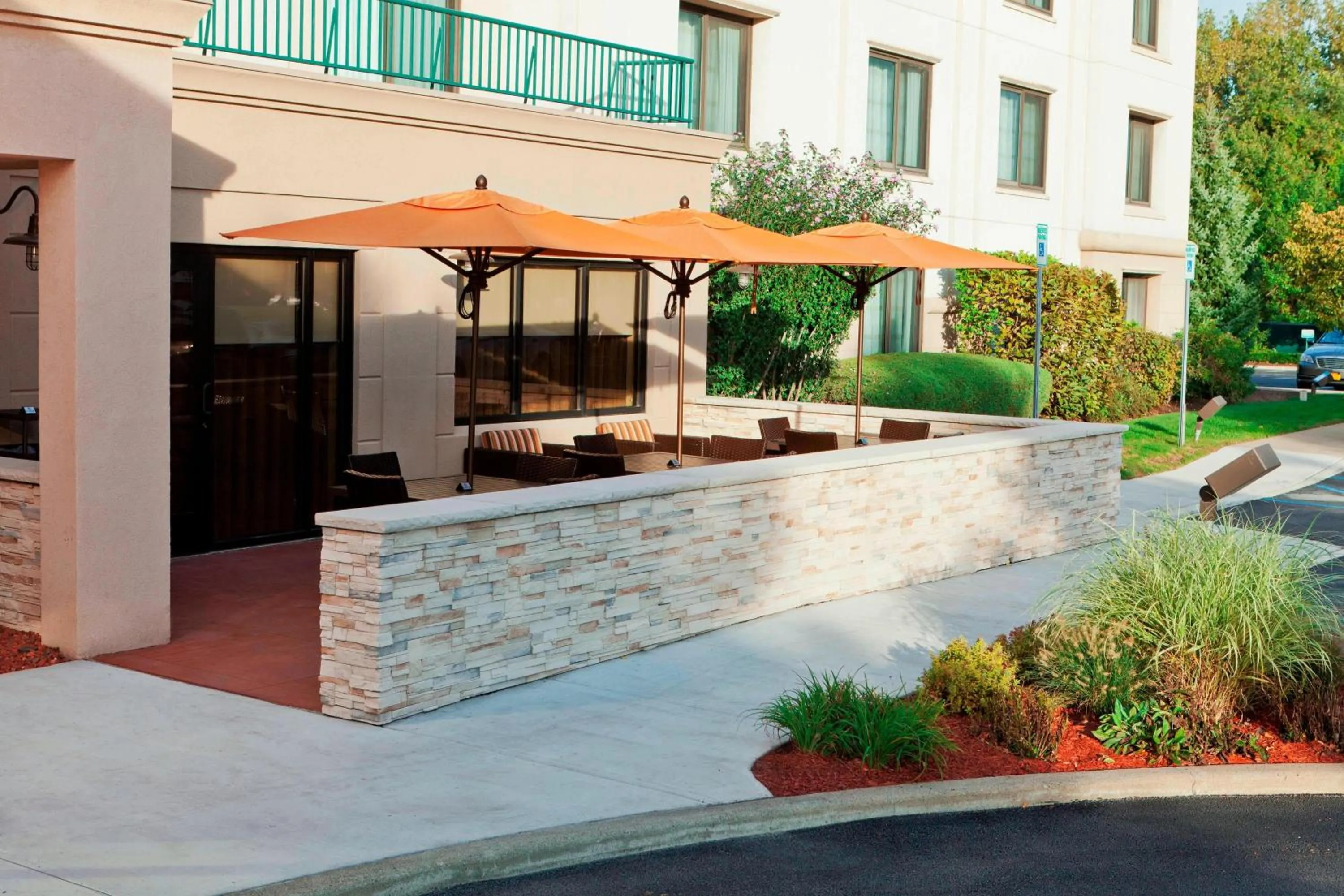 Restaurant/places to eat in Courtyard by Marriott Albany Thruway