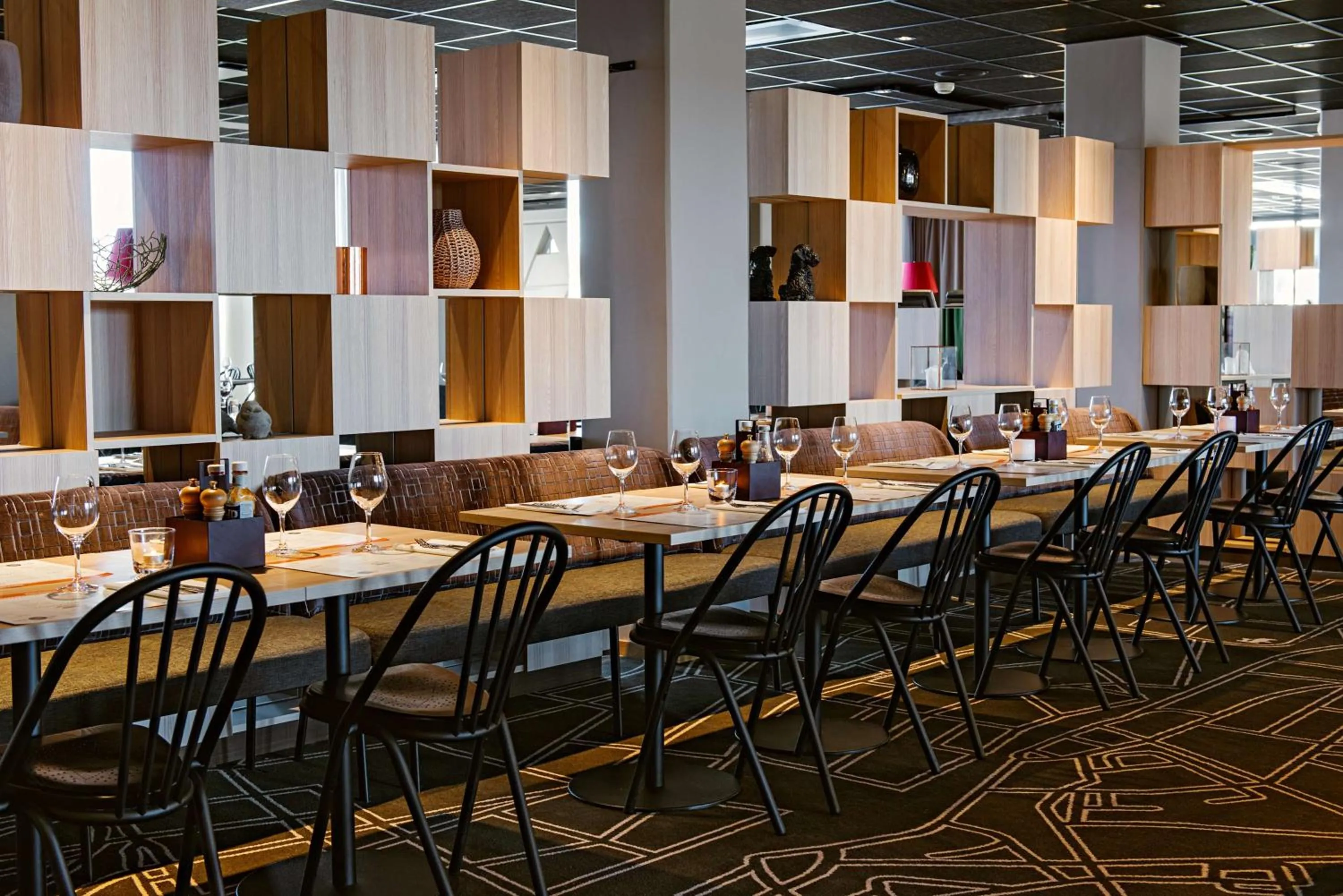 Restaurant/places to eat in Scandic Elmia