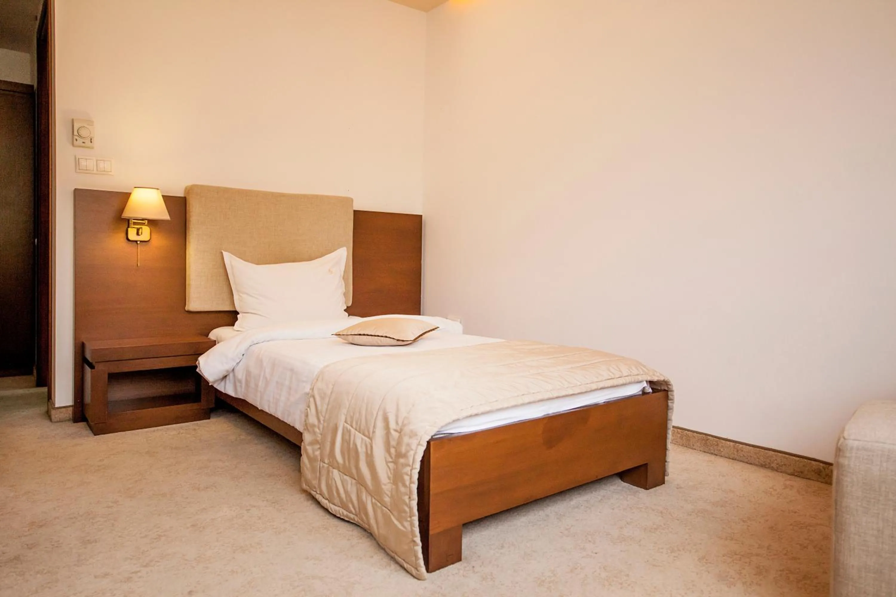 Photo of the whole room, Bed in Hotel Yesterday