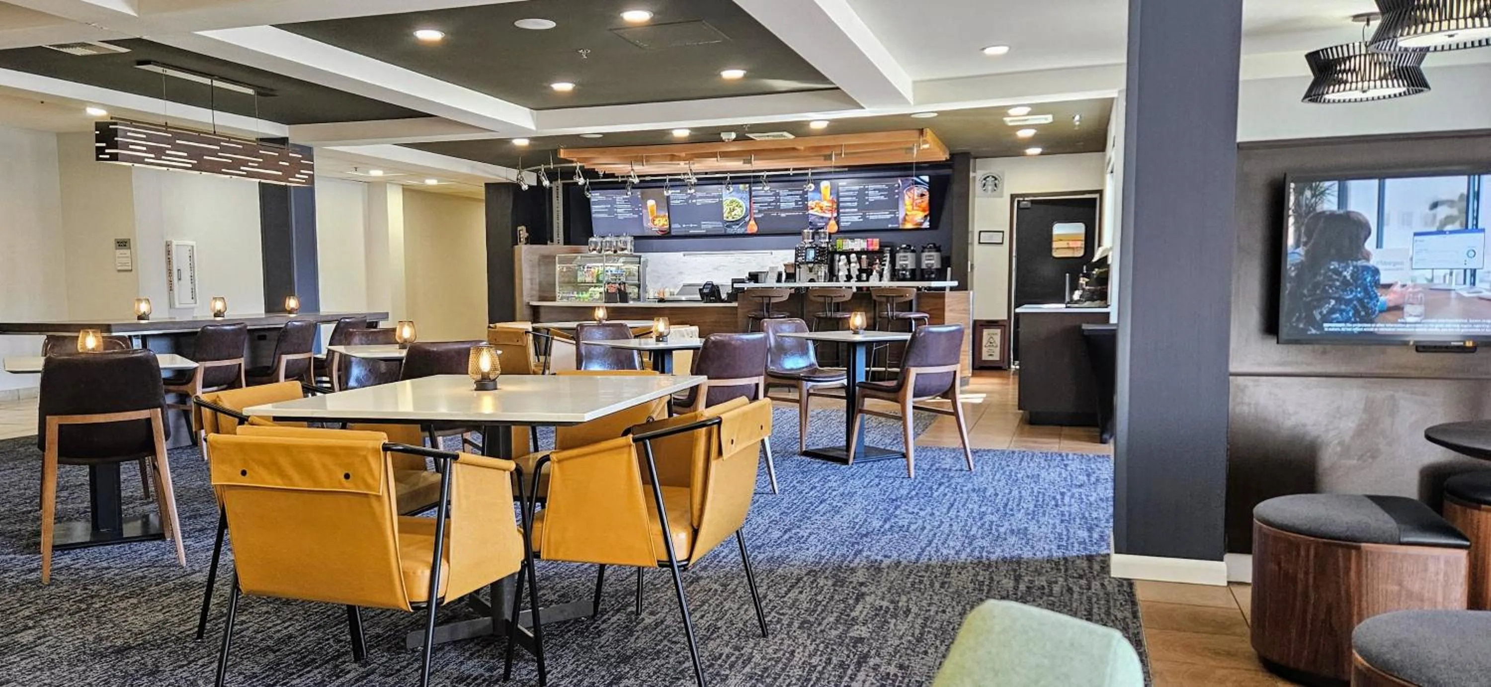 Restaurant/places to eat in Courtyard by Marriott Anchorage Airport