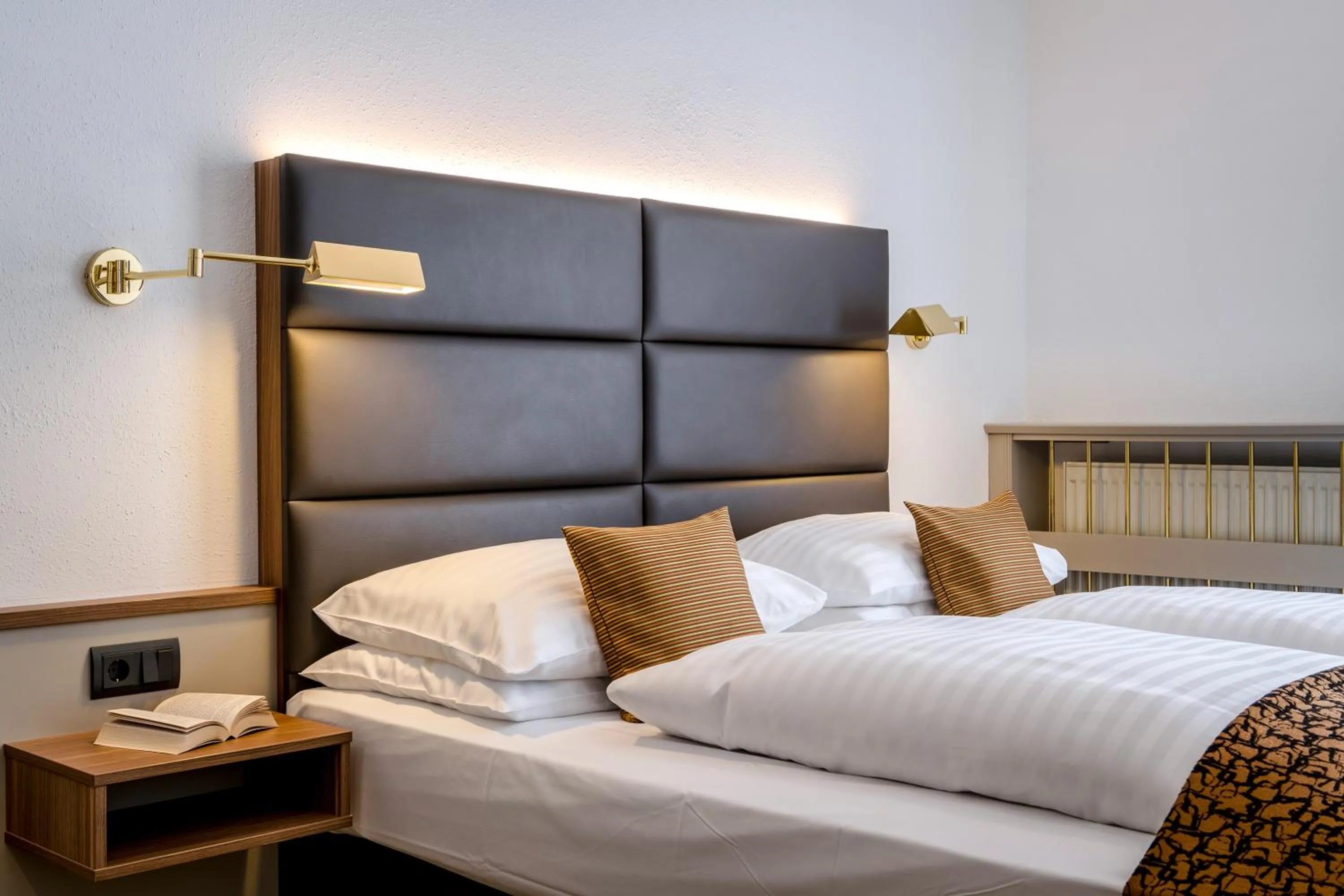 Photo of the whole room, Bed in IMLAUER Hotel Nestroy Wien