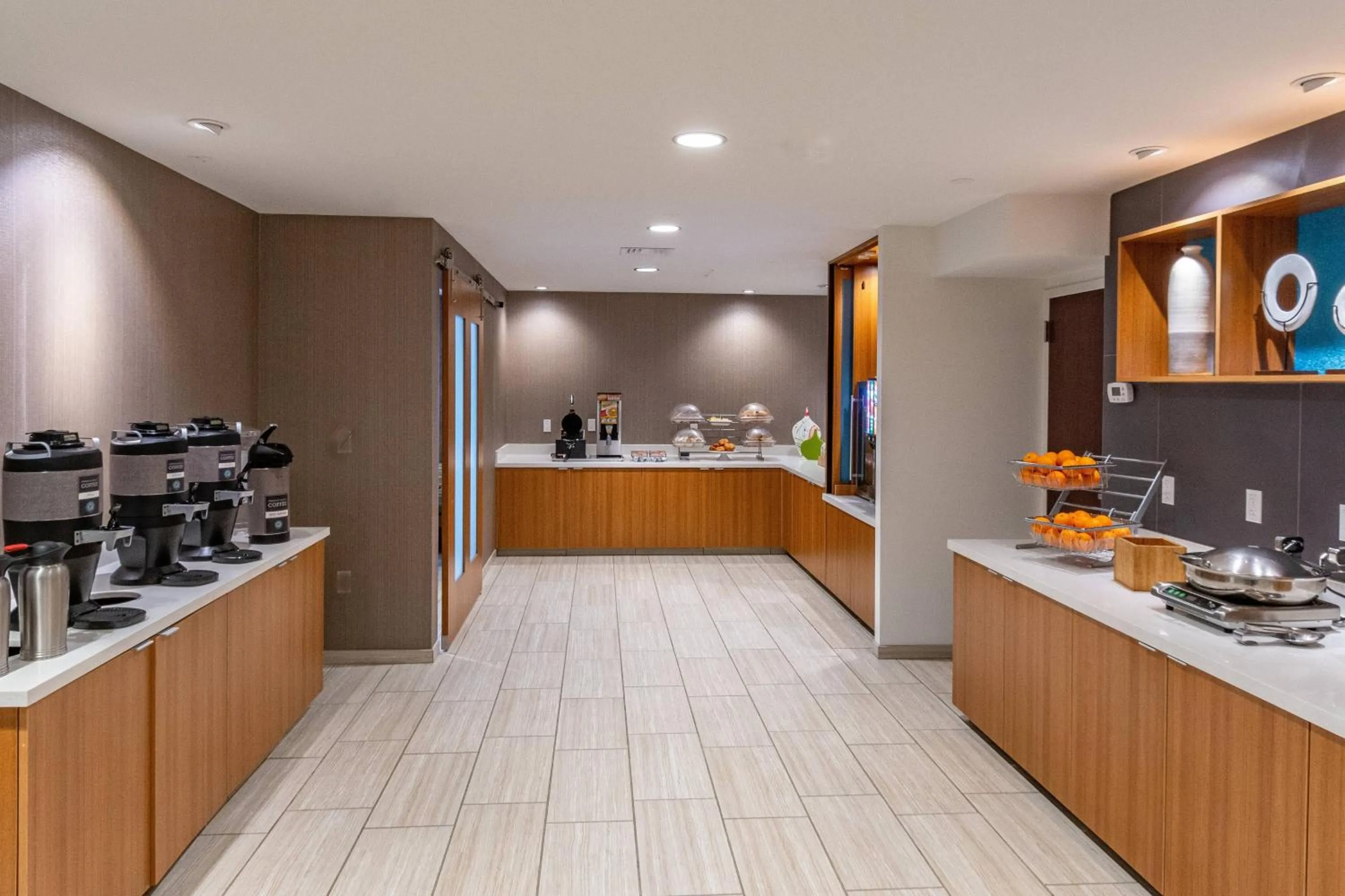 Breakfast in SpringHill Suites Anchorage Midtown