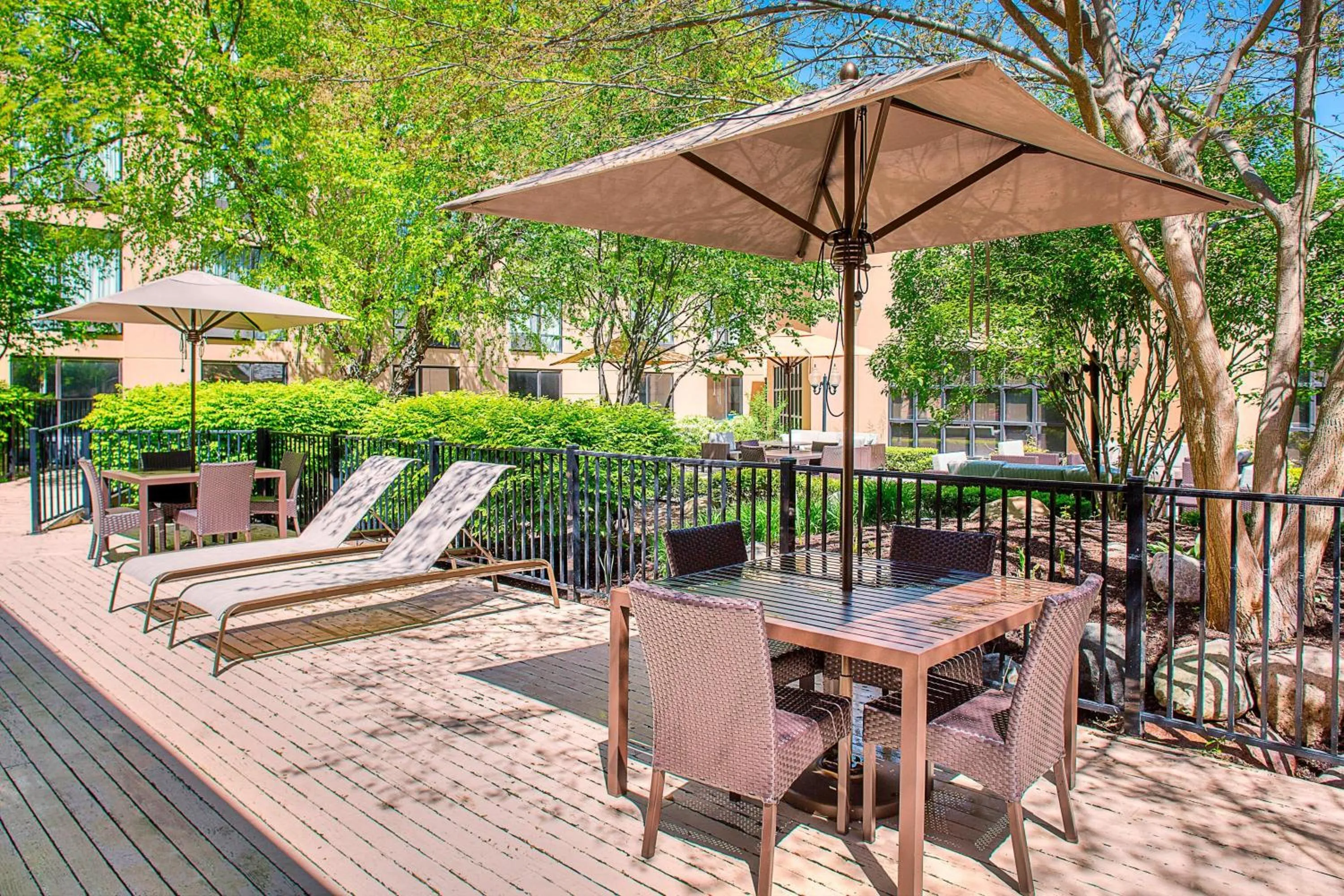 Swimming pool in Courtyard by Marriott Ann Arbor