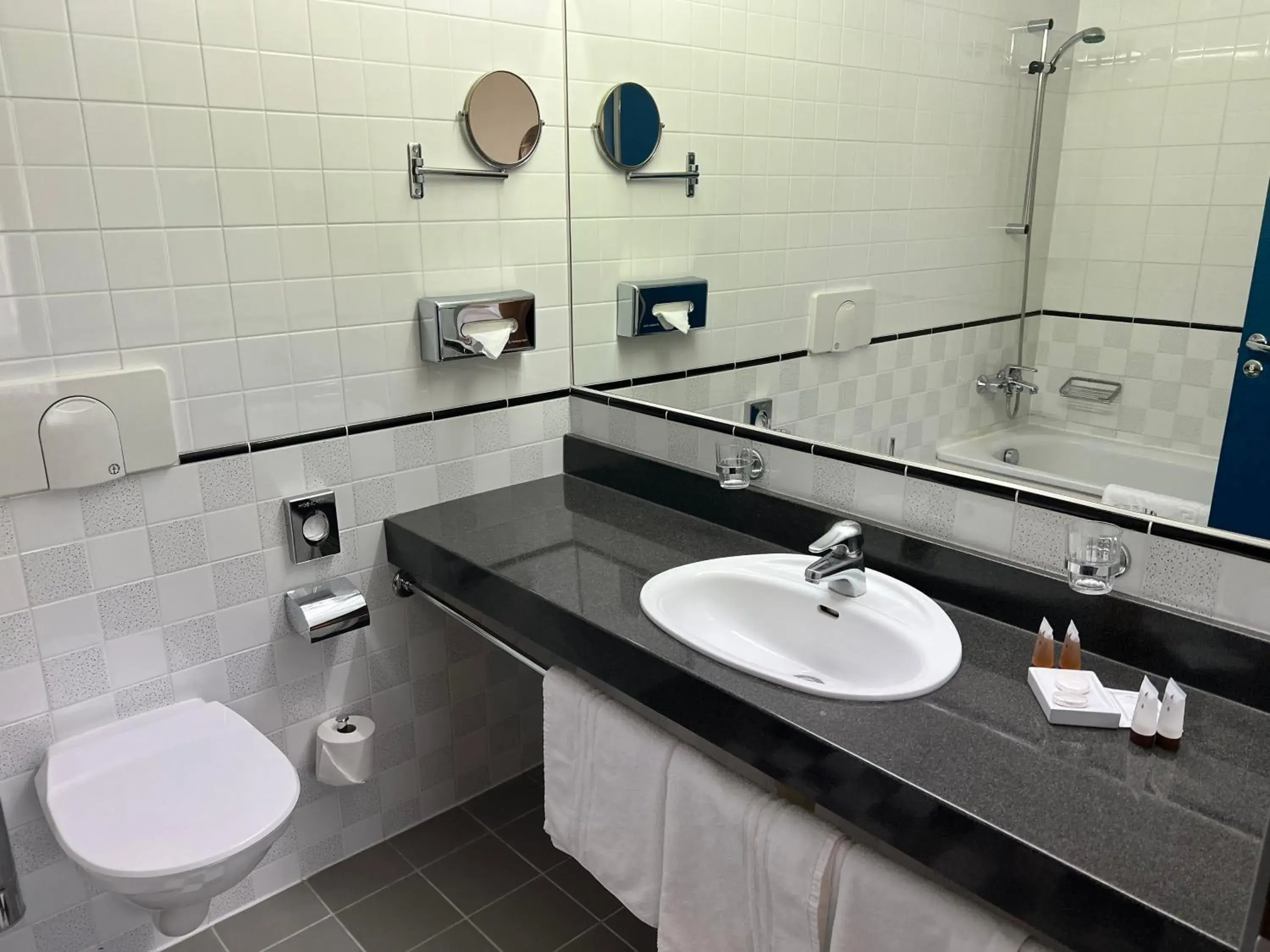 Triple Room in BEST BALTIC Kaunas Triple Room in BEST BALTIC Kaunas