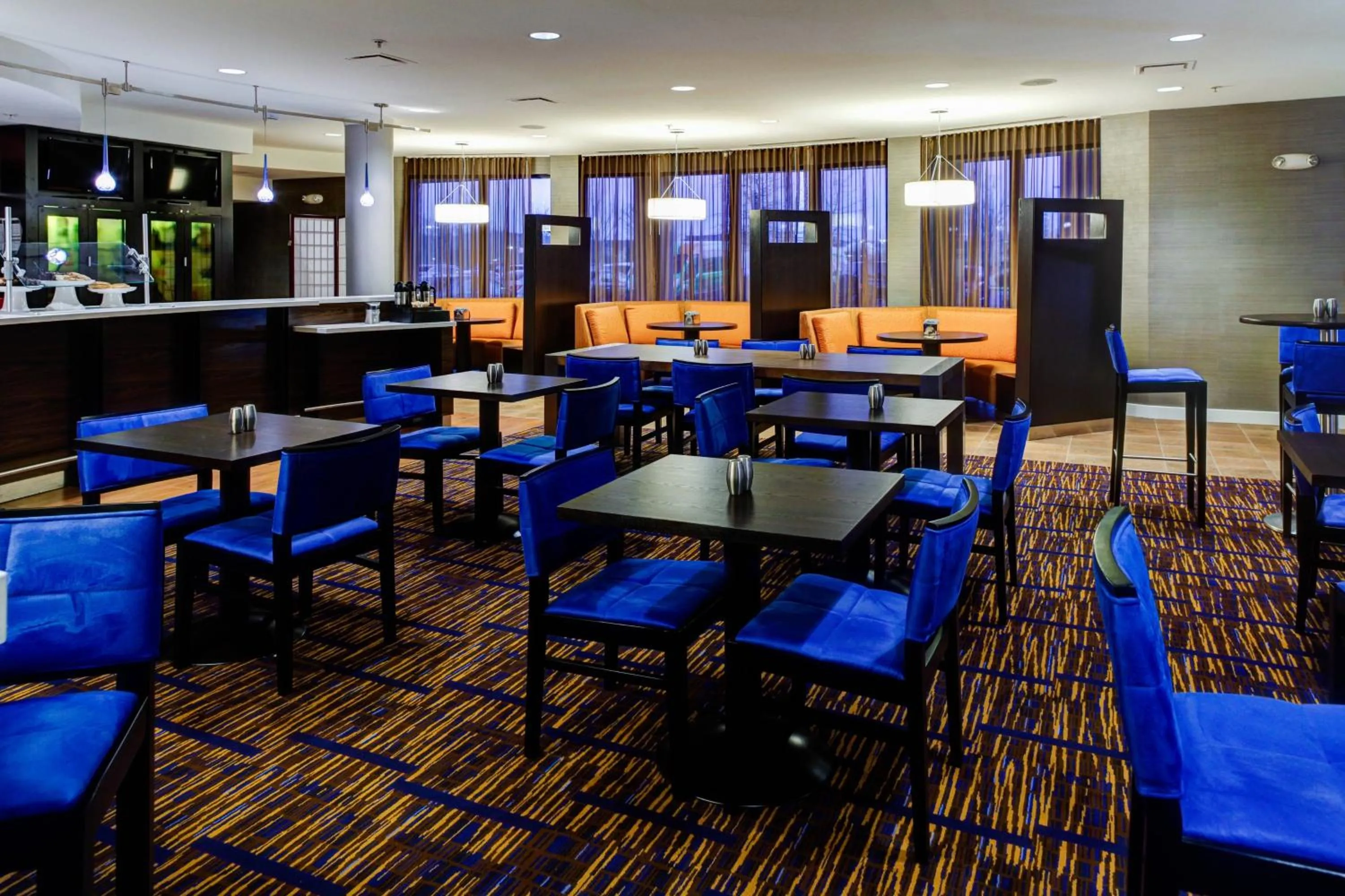 Restaurant/places to eat in Courtyard Atlanta Airport West