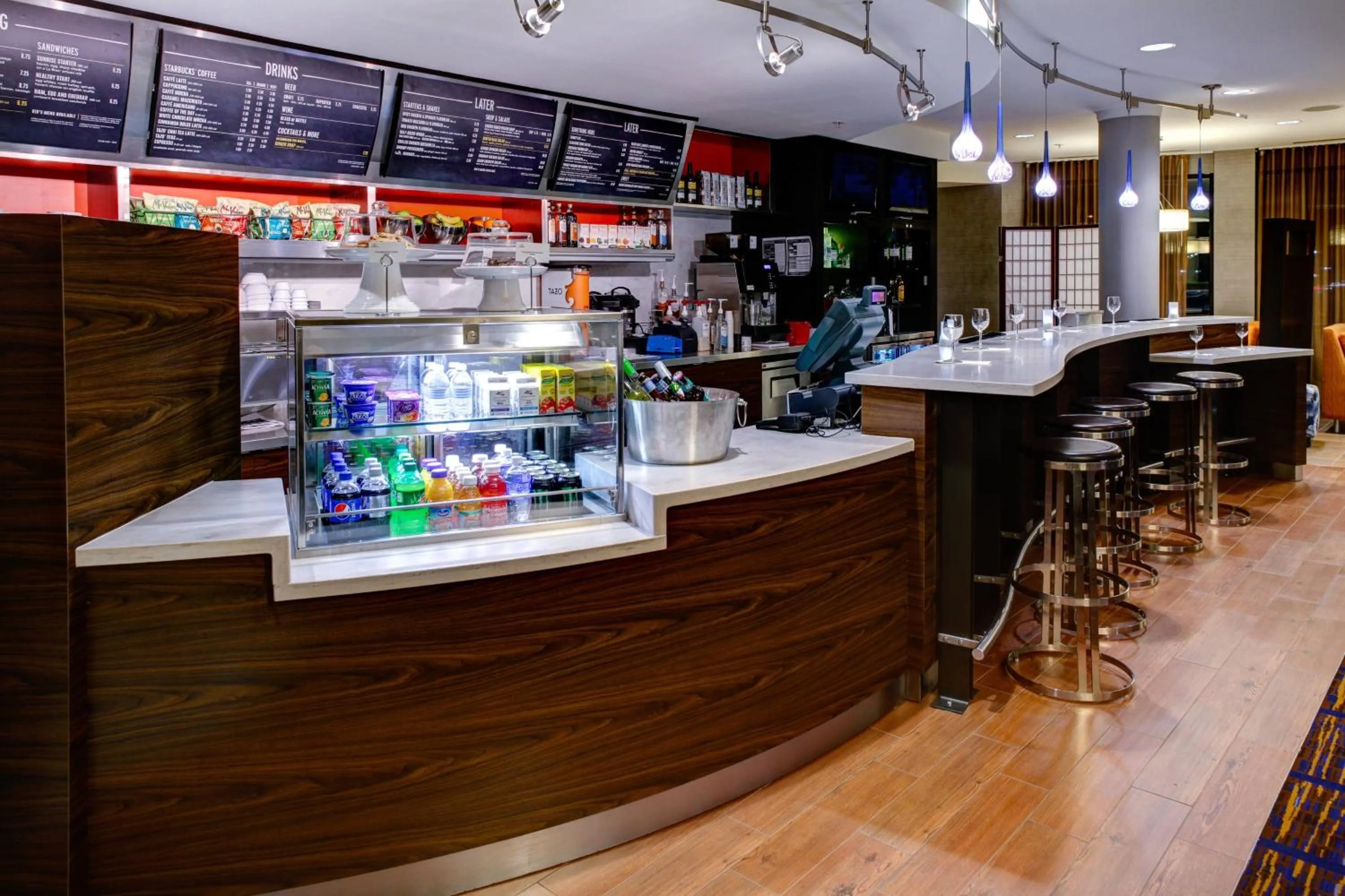 Lounge or bar in Courtyard Atlanta Airport West