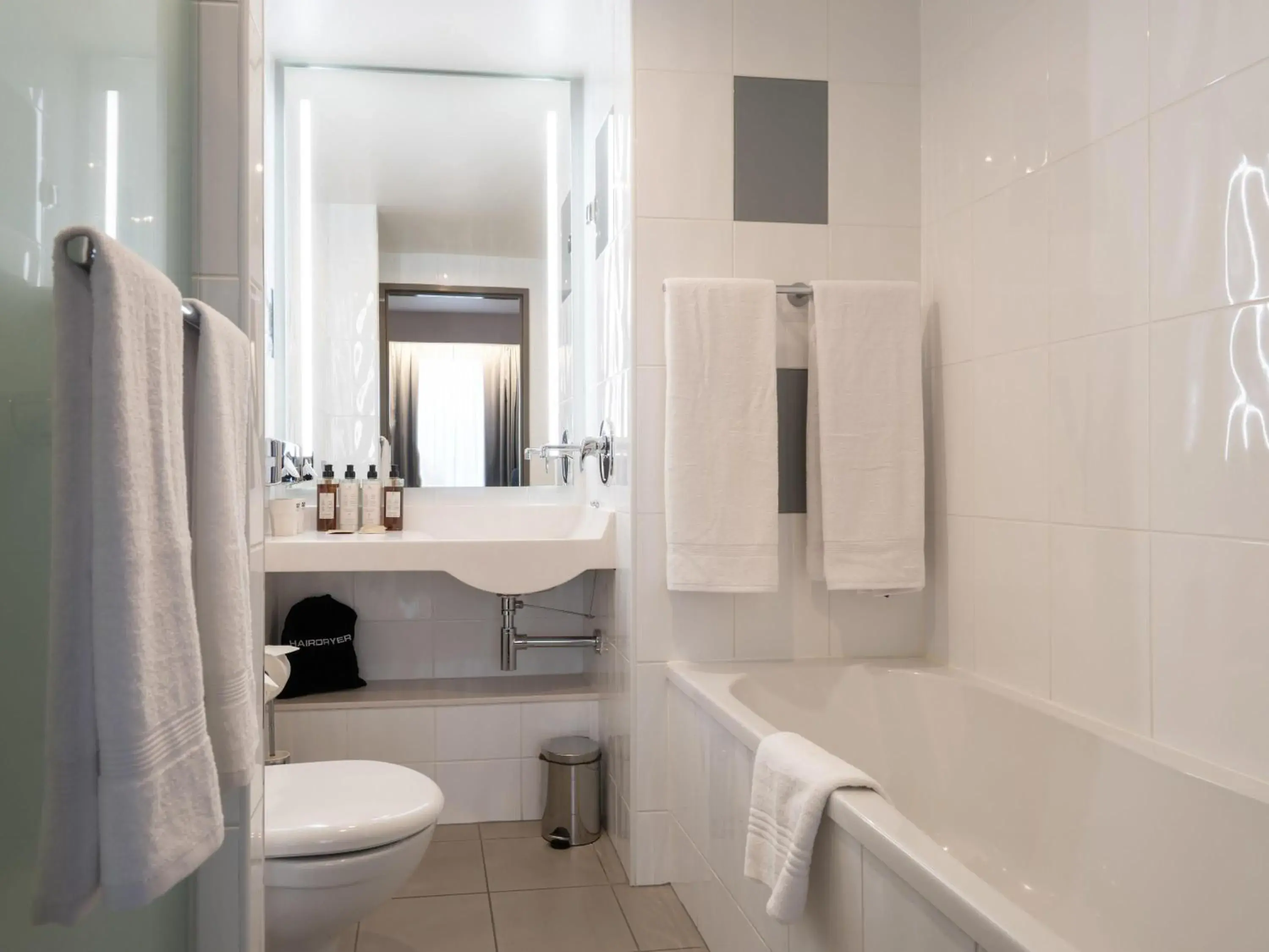 Superior Queen Room with Sofa Bed in Novotel Vilnius Centre Superior Queen Room with Sofa Bed in Novotel Vilnius Centre