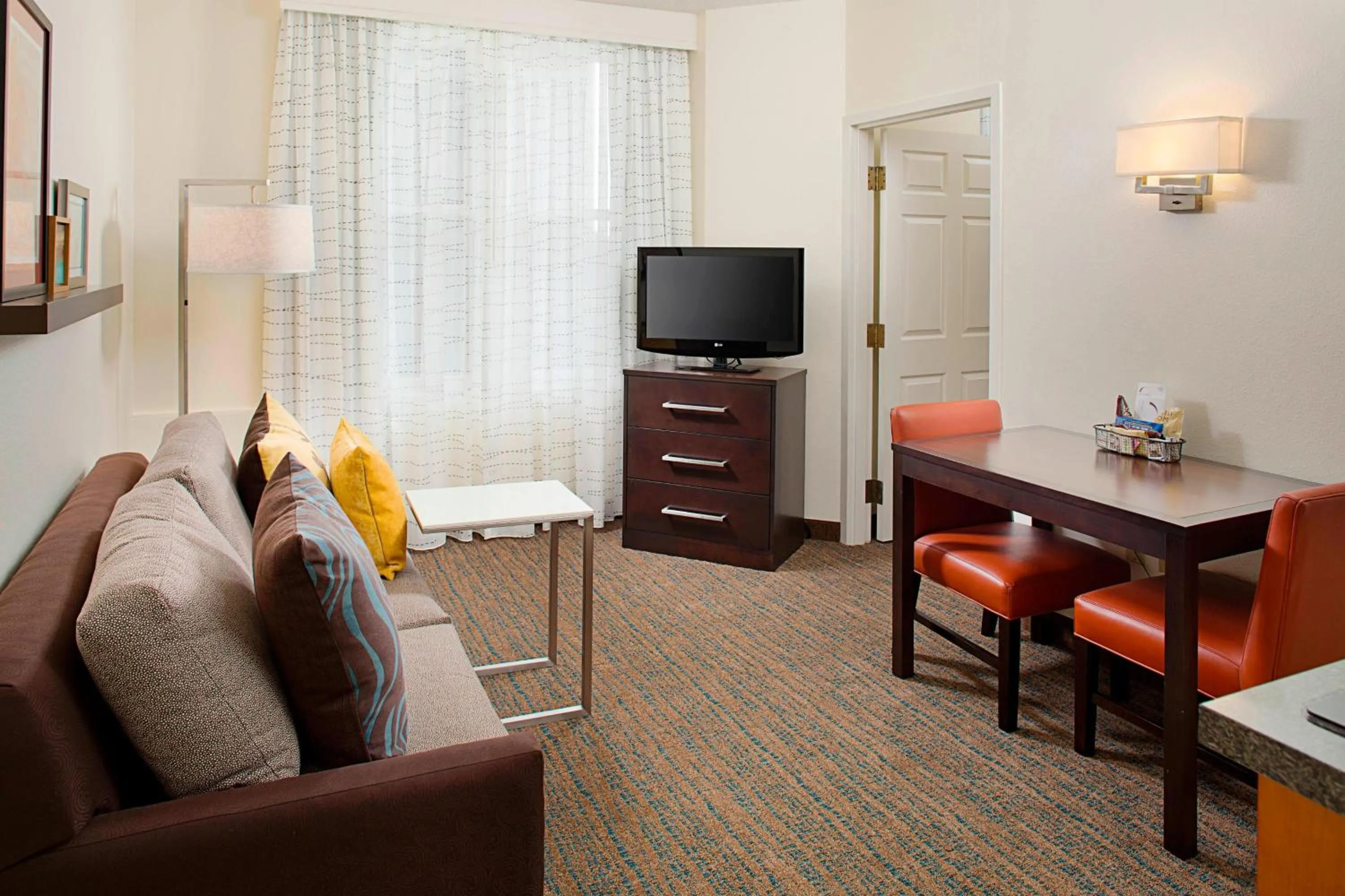 Living room in Residence Inn Atlanta Downtown