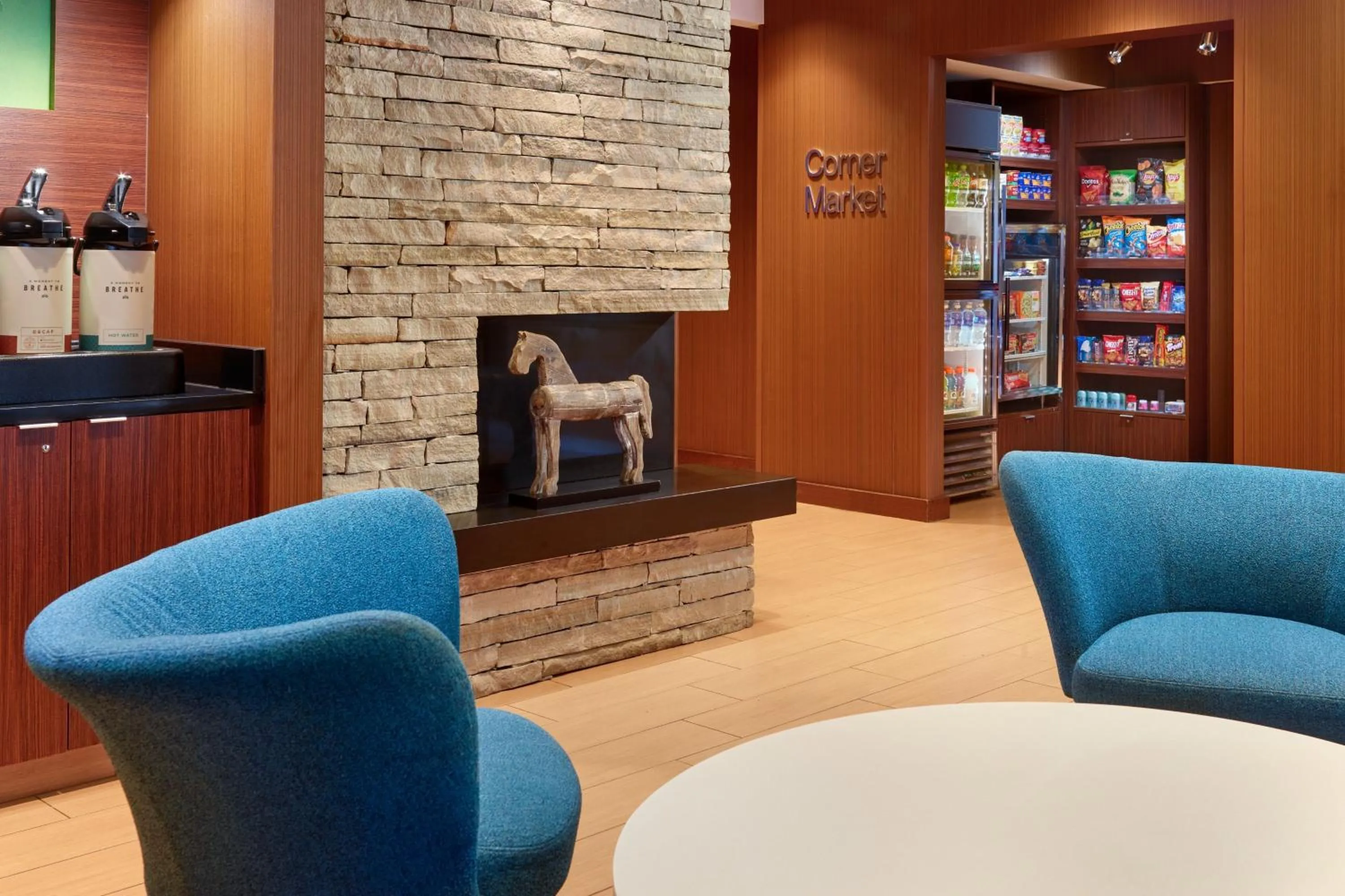 Lobby or reception in Fairfield Inn & Suites by Marriott Atlanta Alpharetta