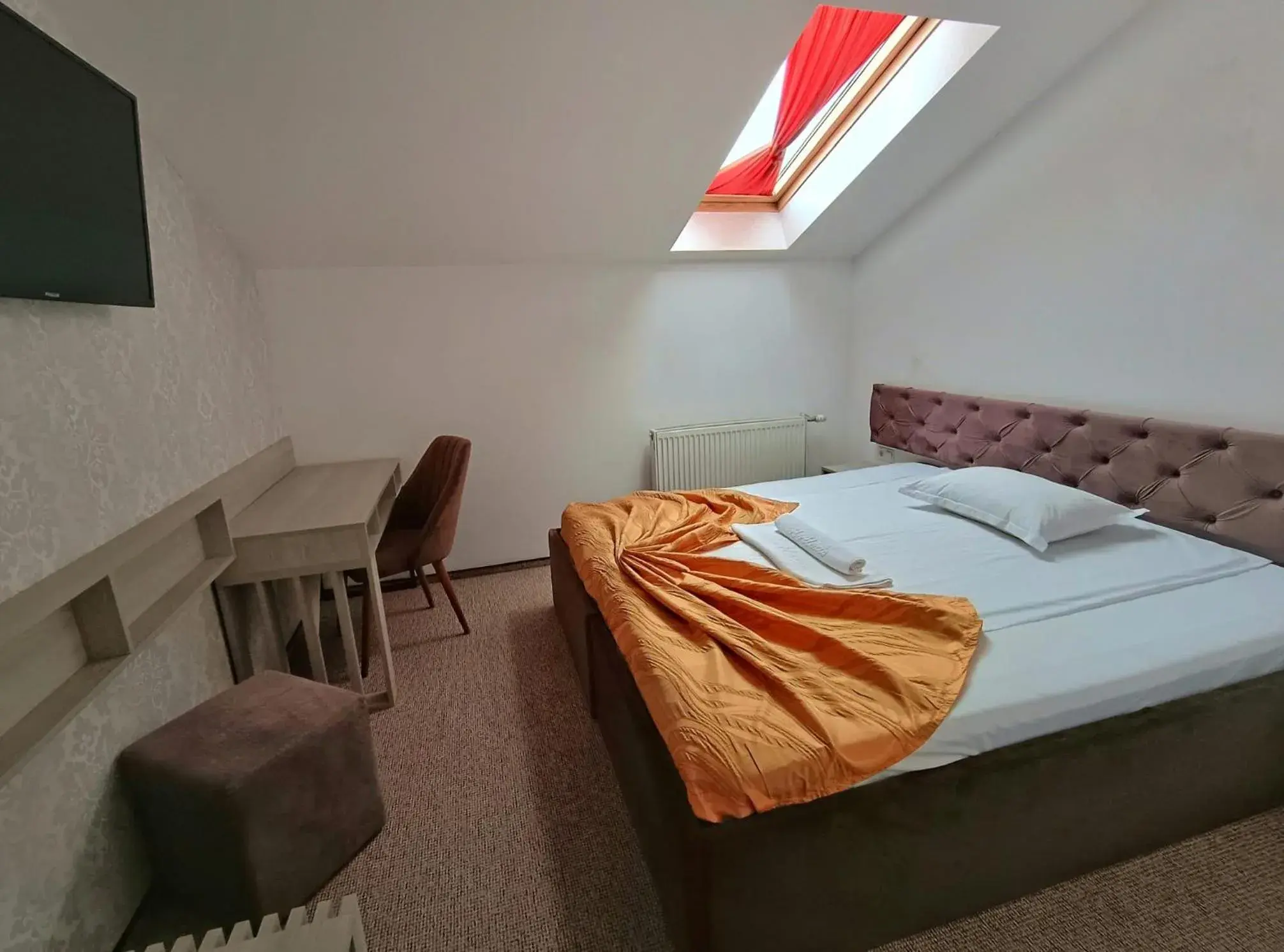 Attic Budget Double Room in Hotel Alexis Attic Budget Double Room in Hotel Alexis