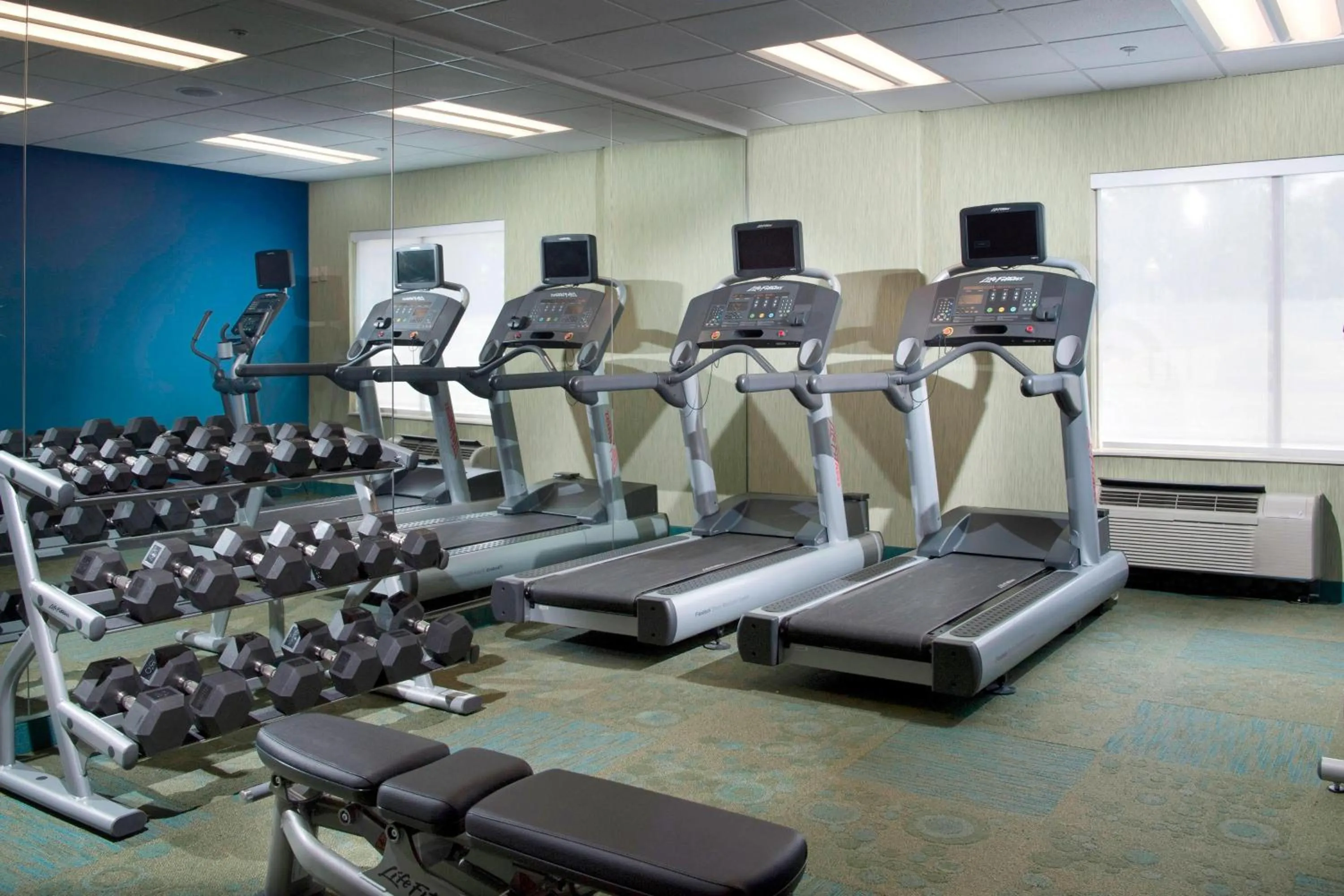 Fitness centre/facilities in SpringHill Suites by Marriott Atlanta Alpharetta