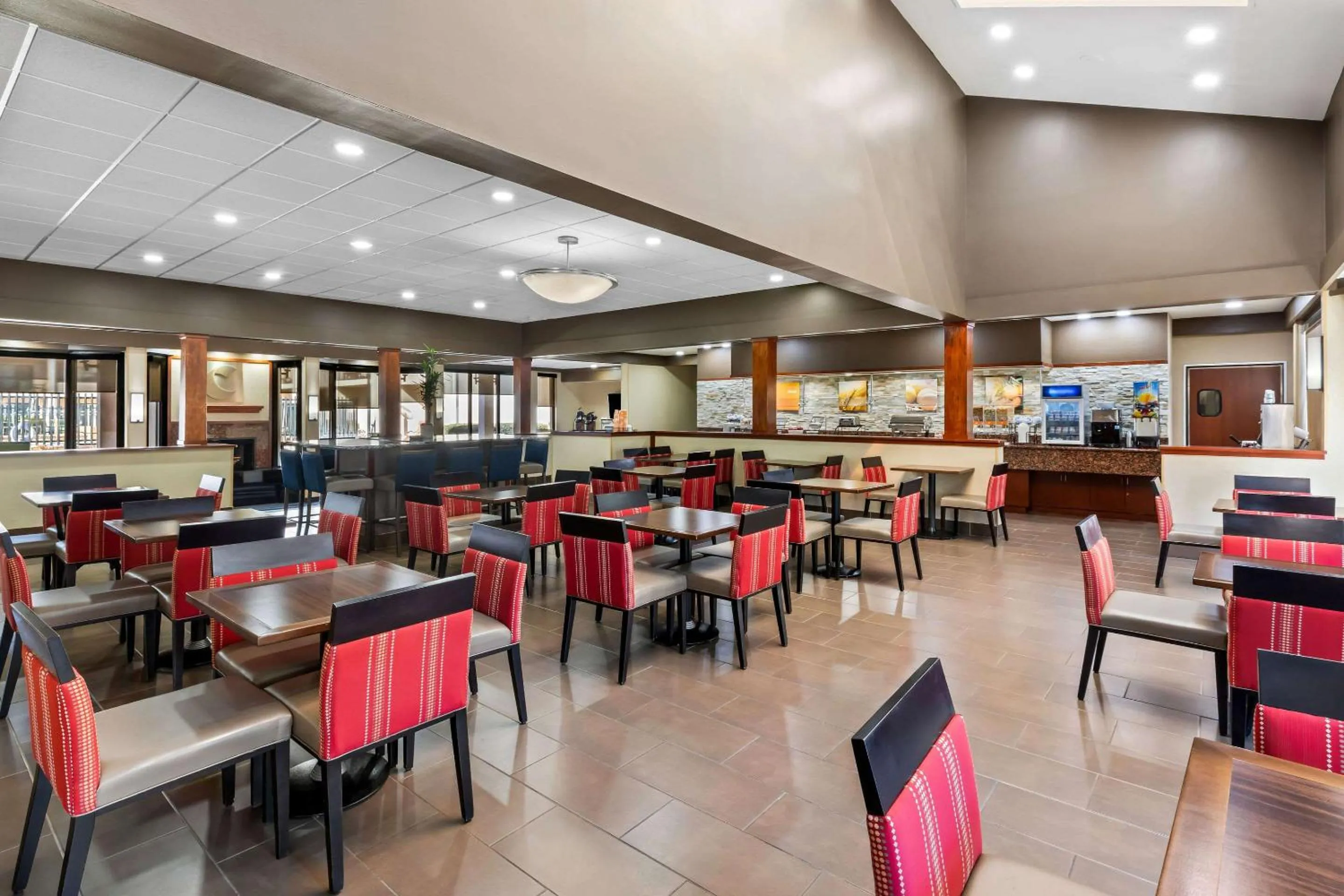 Breakfast in Comfort Inn Roswell-Dunwoody