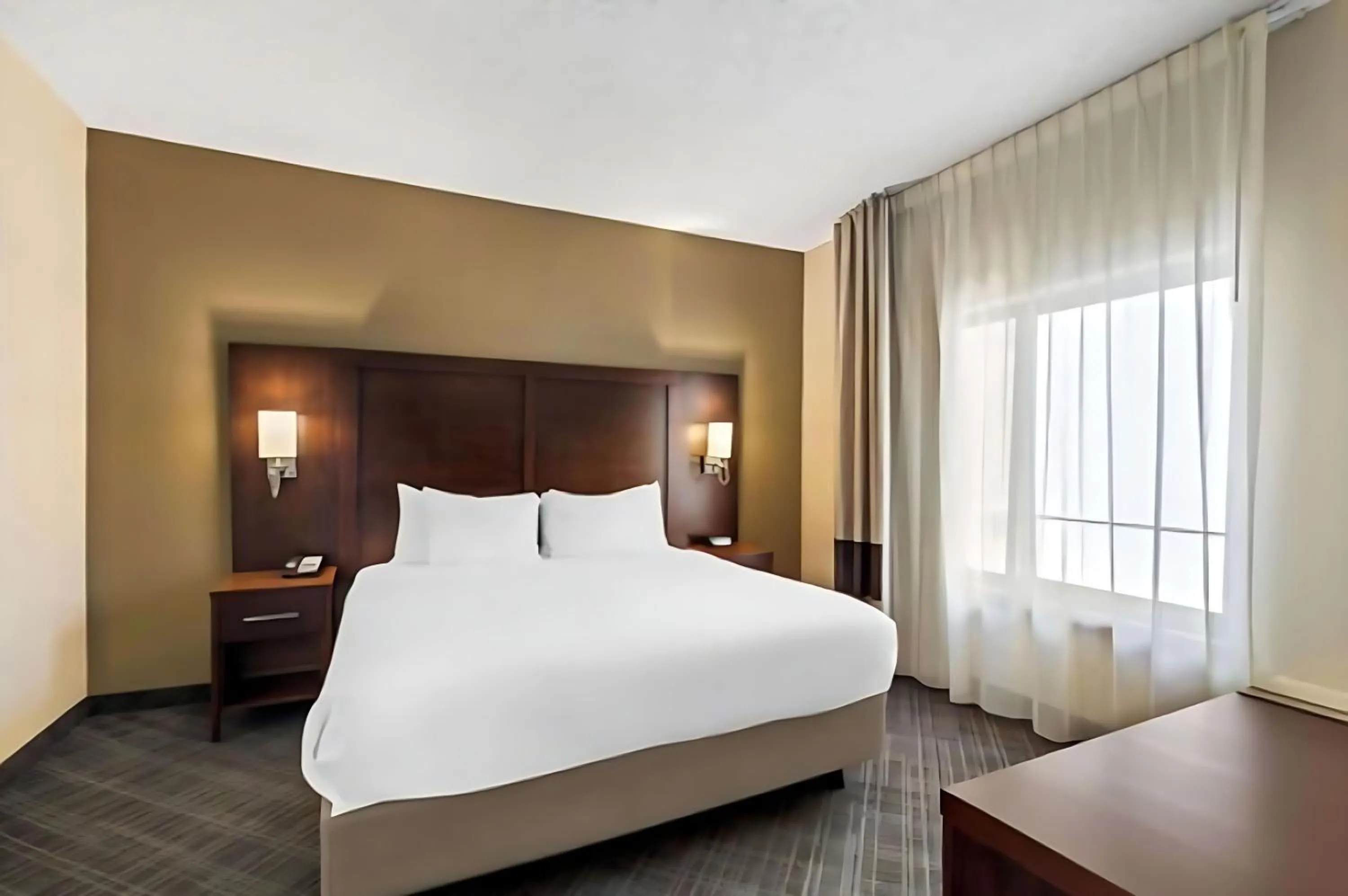 Bedroom, Bed in Comfort Inn Roswell-Dunwoody