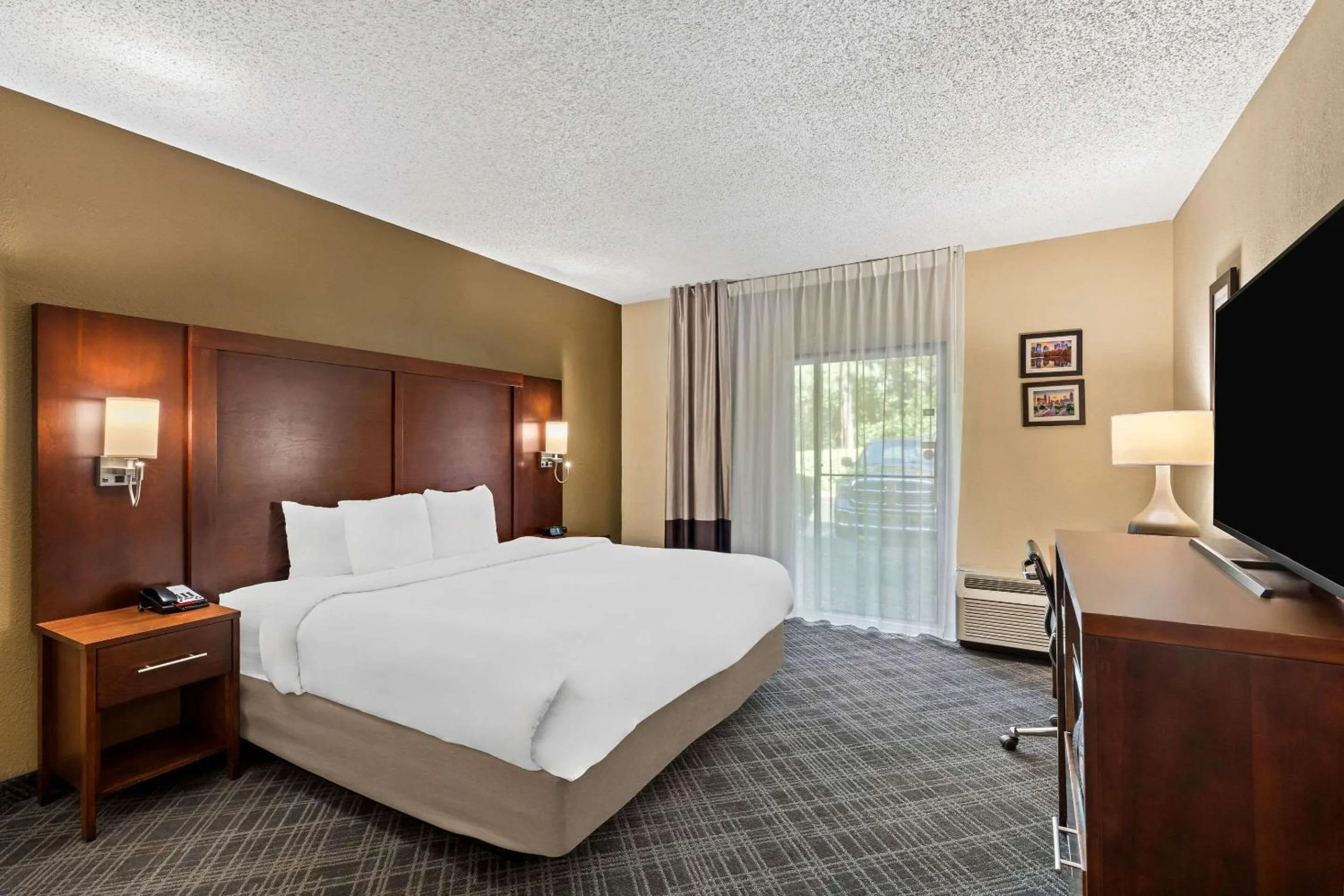 Bedroom, Bed in Comfort Inn Roswell-Dunwoody