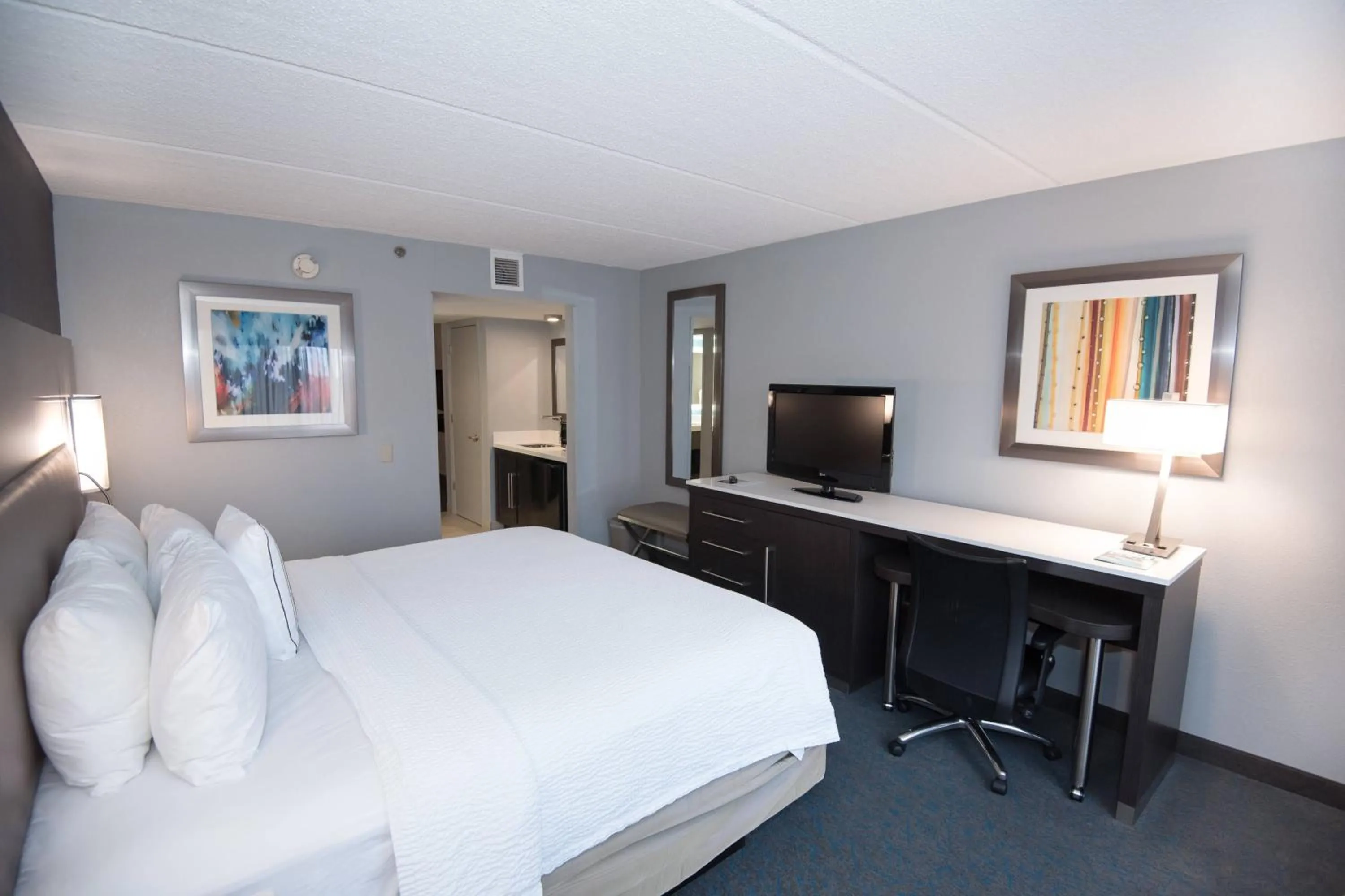 Bedroom, Bed in Fairfield Inn & Suites Atlanta Airport North